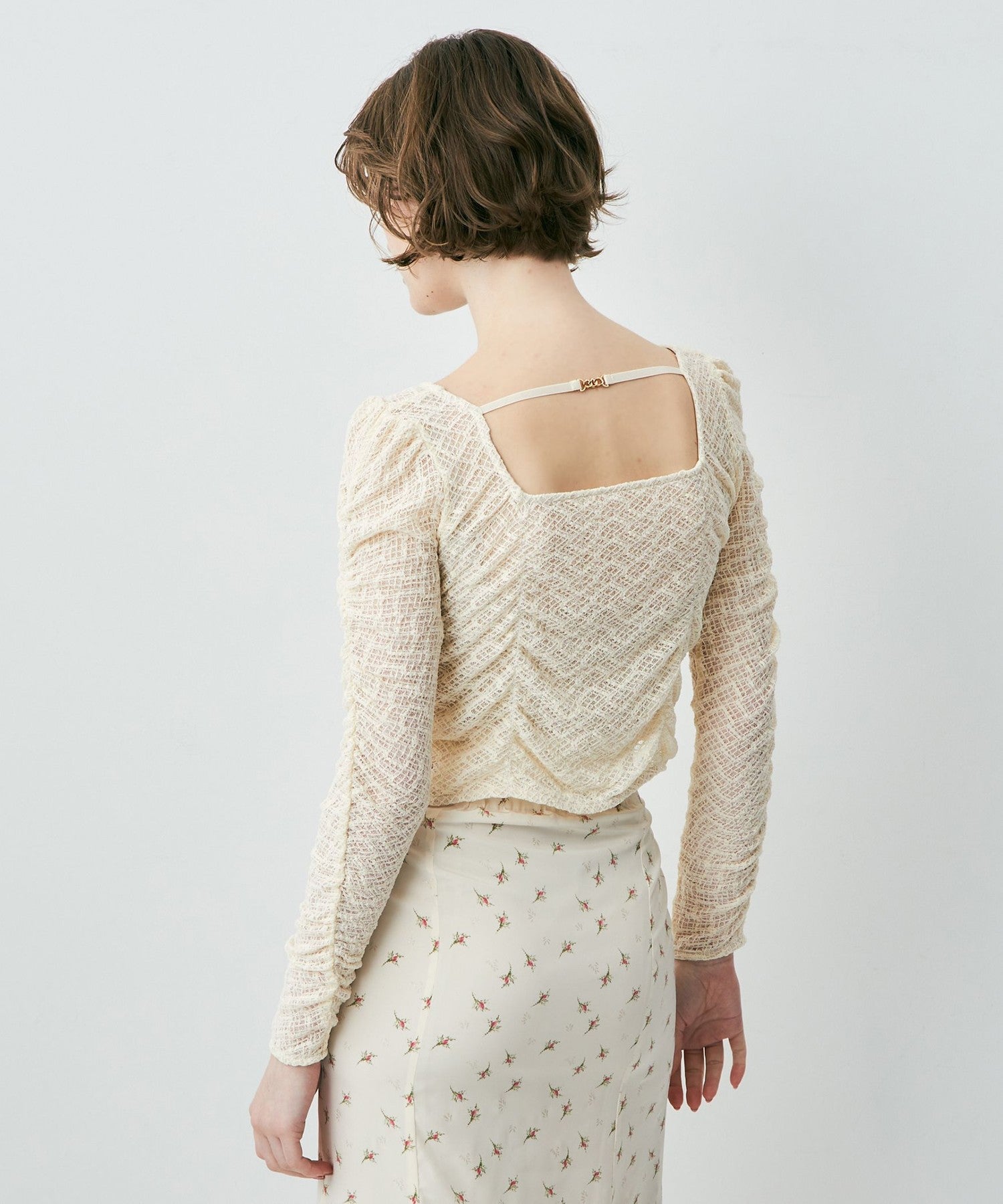 抽褶花邊裁剪和縫製