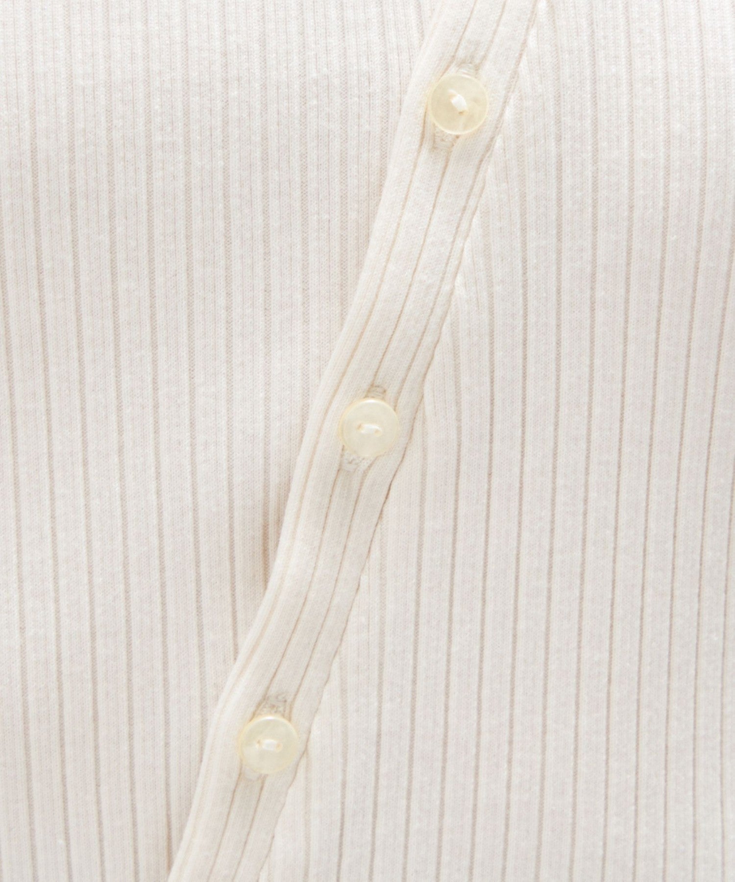 不對稱帶子剪裁和縫製