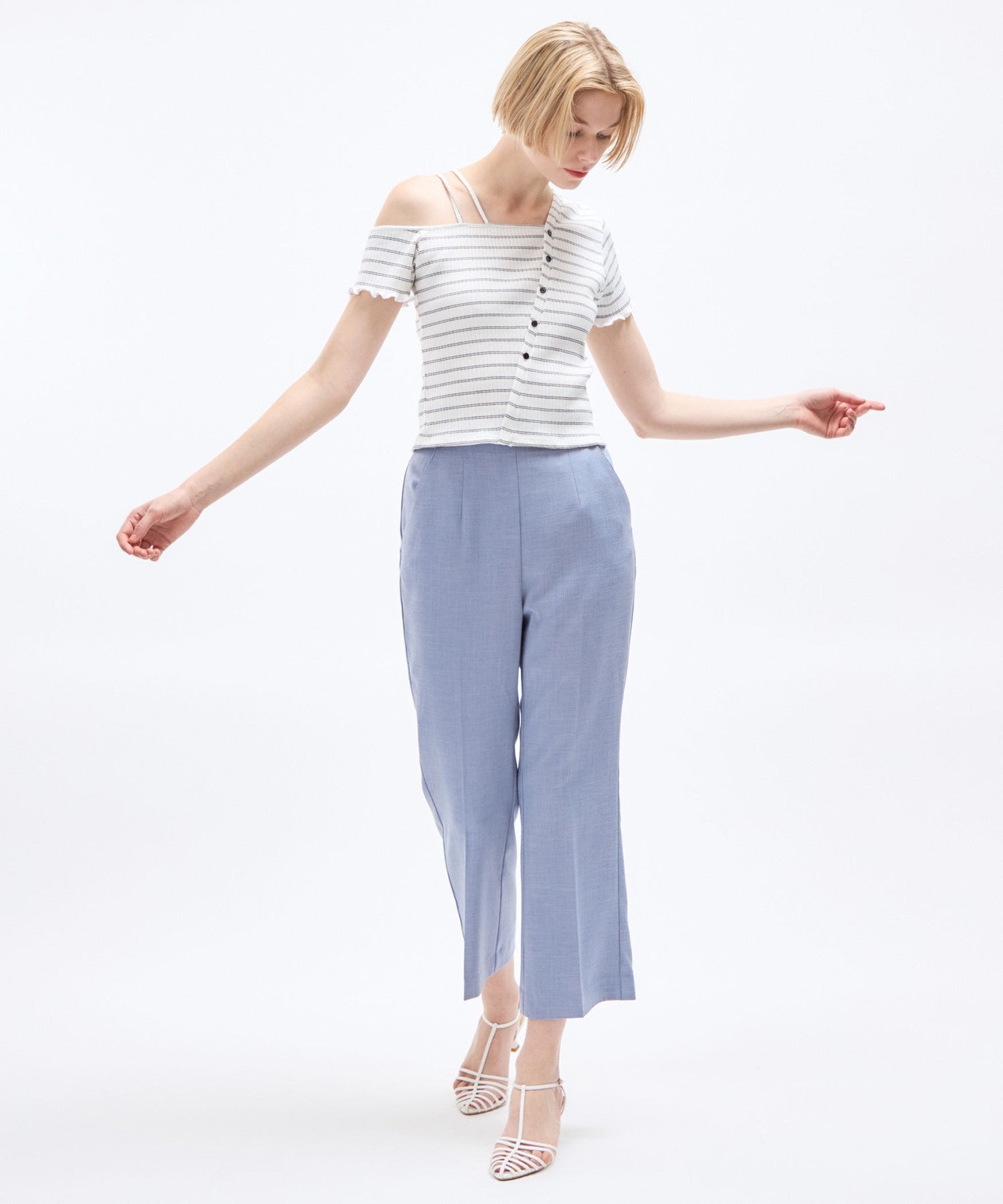 不對稱帶子剪裁和縫製