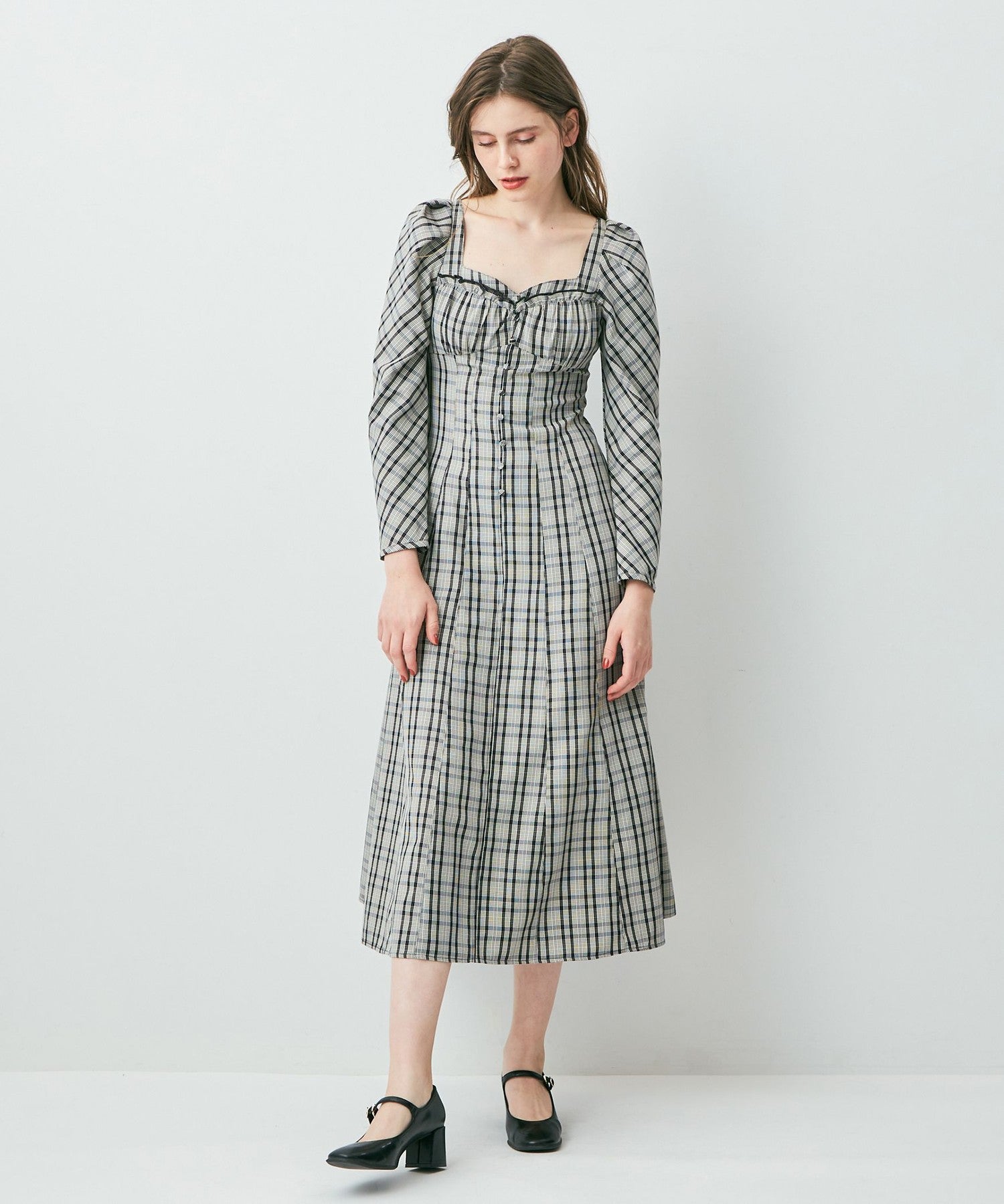 緊身胸衣荷葉邊連身裙