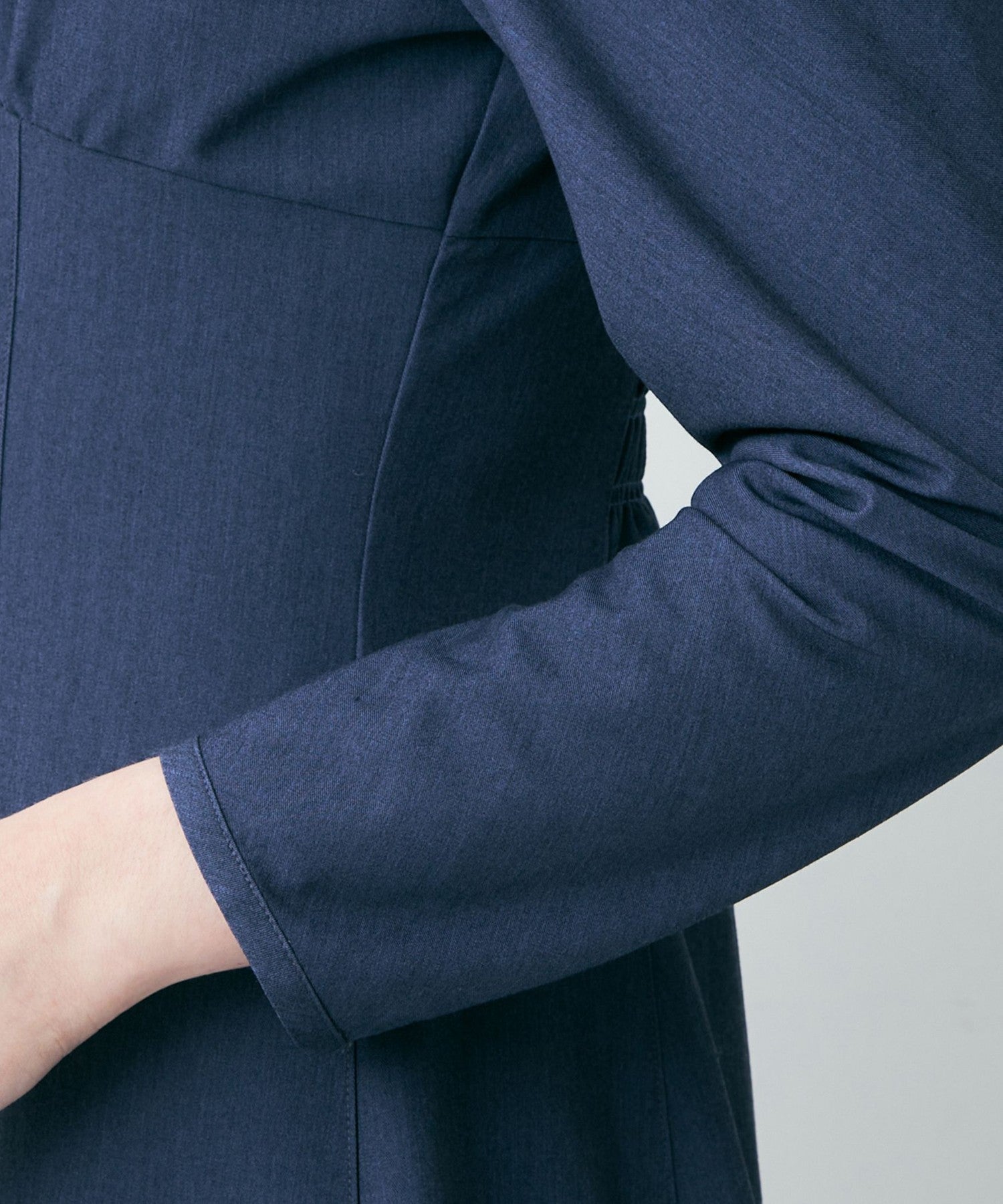 緊身胸衣荷葉邊連身裙