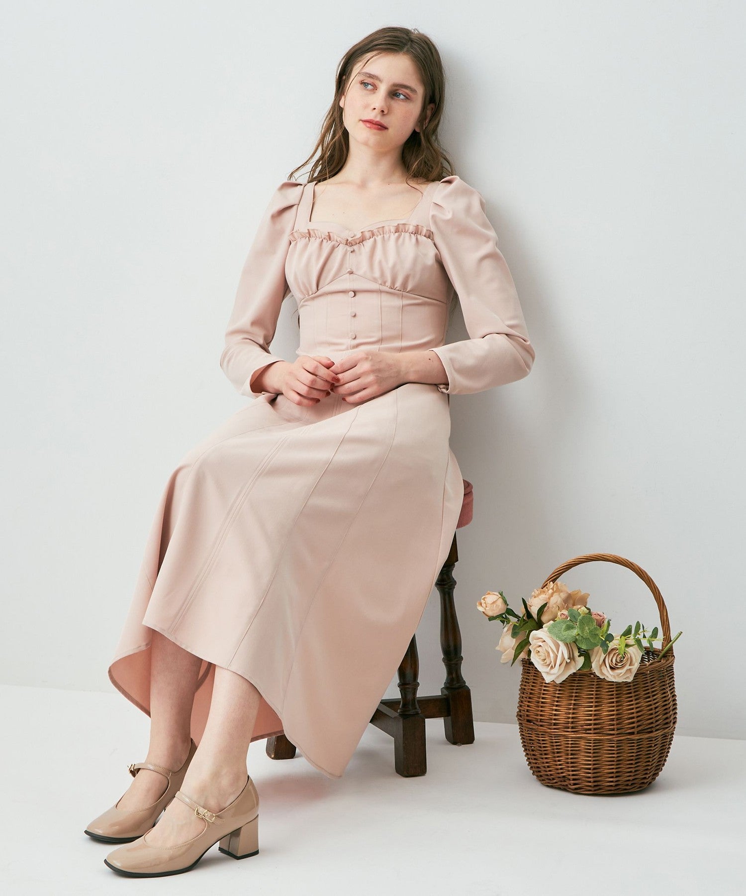 緊身胸衣荷葉邊連身裙