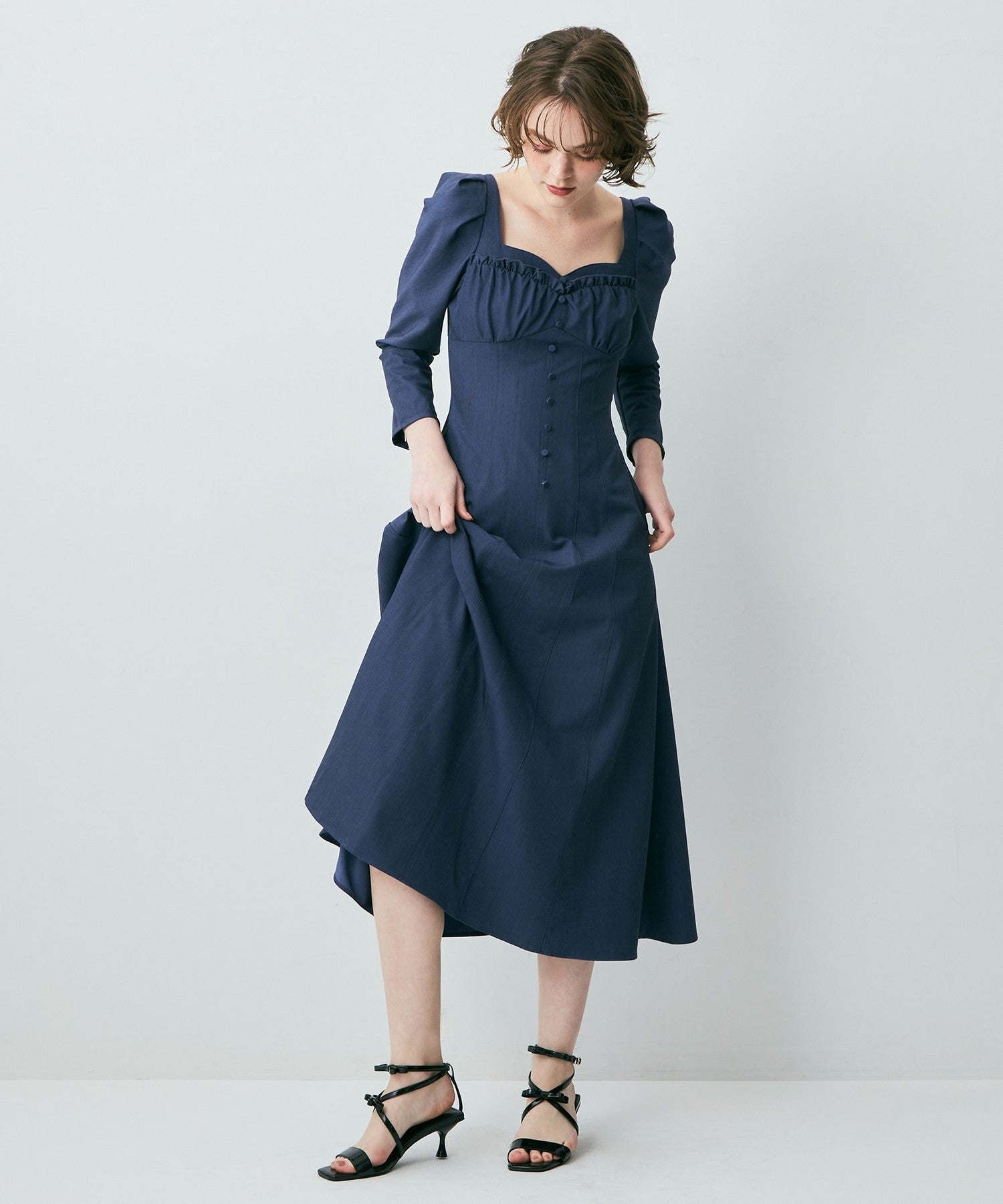 緊身胸衣荷葉邊連身裙