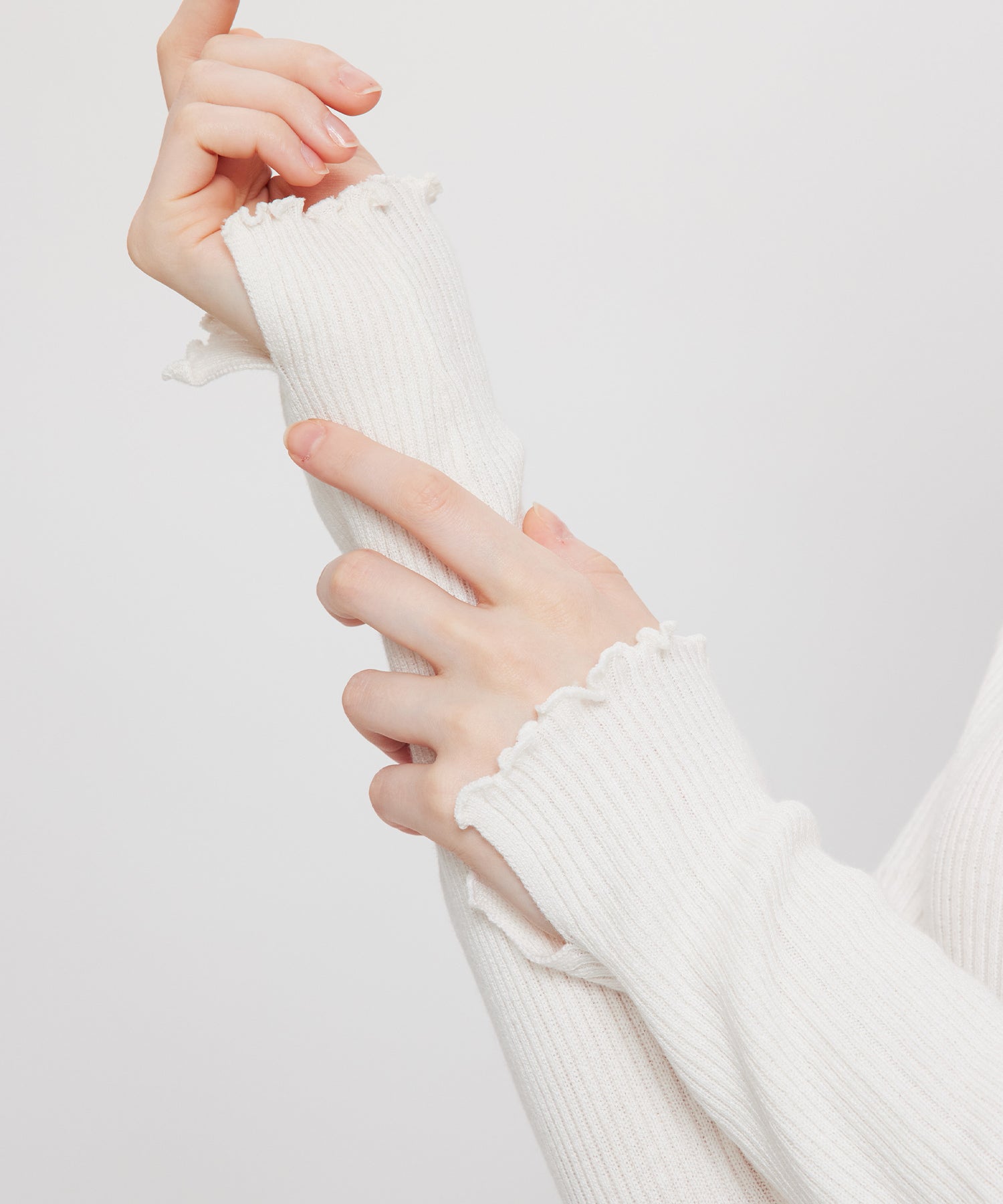 ハイネックリブニット