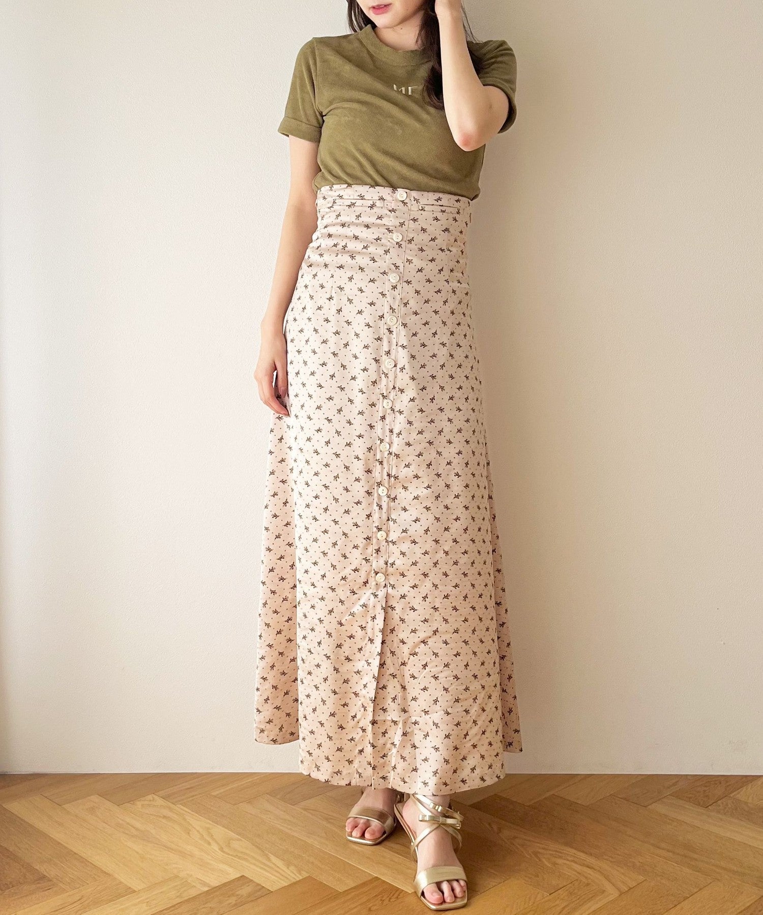 Petite Fleur 紐扣喇叭裙