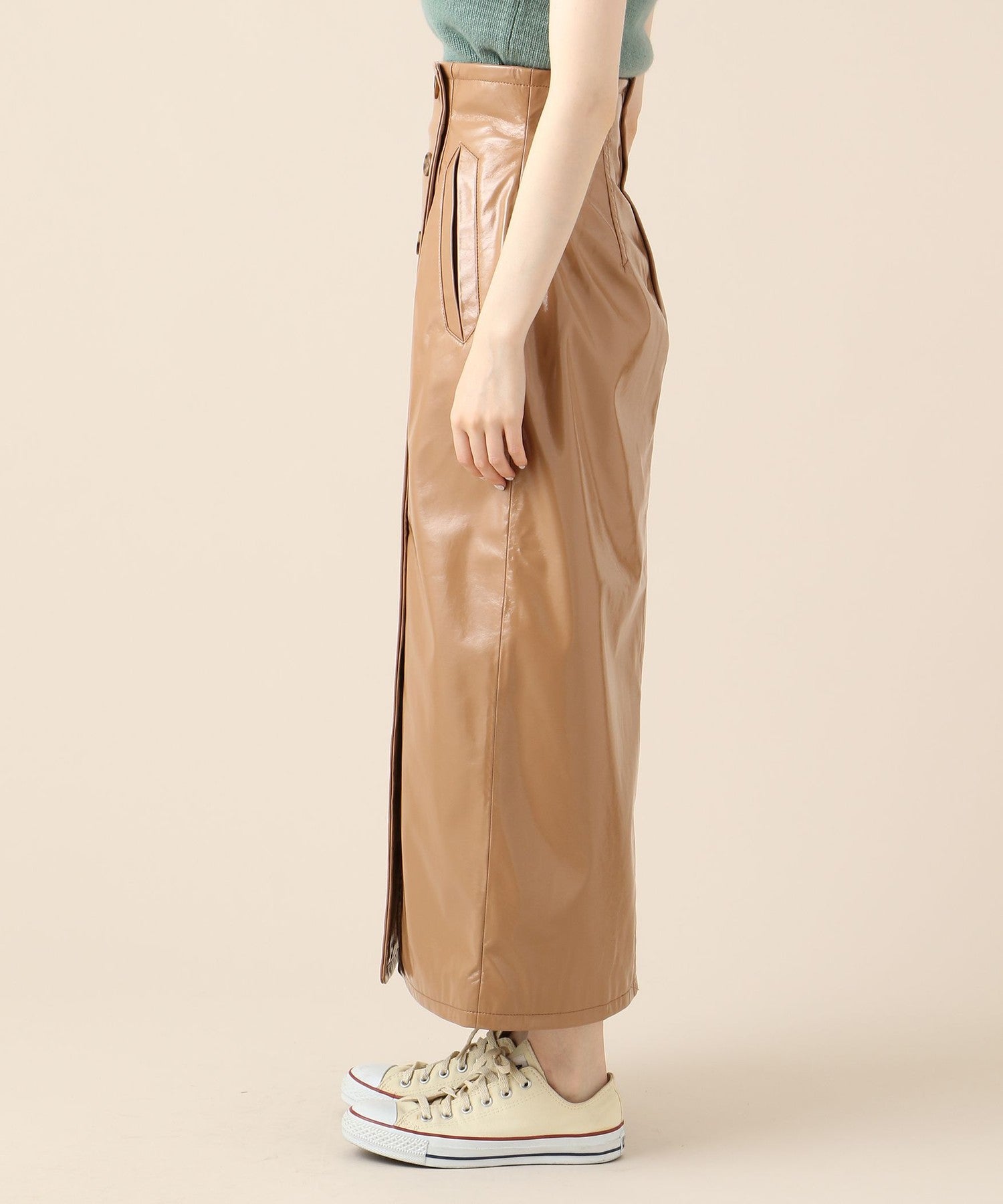 Patent leather long skirt