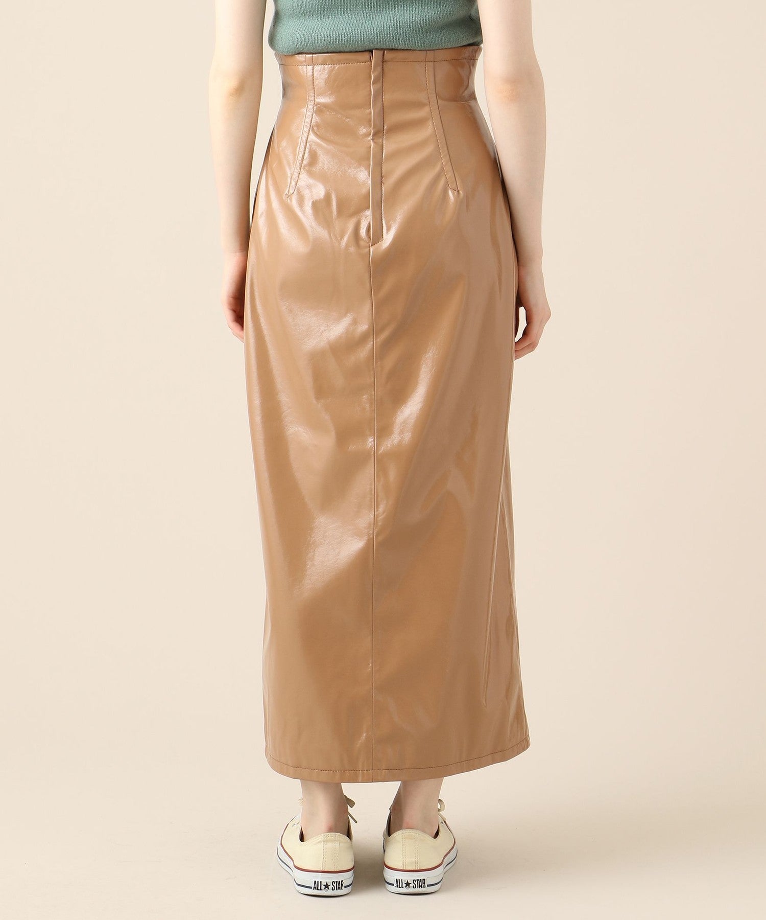 Patent leather long skirt