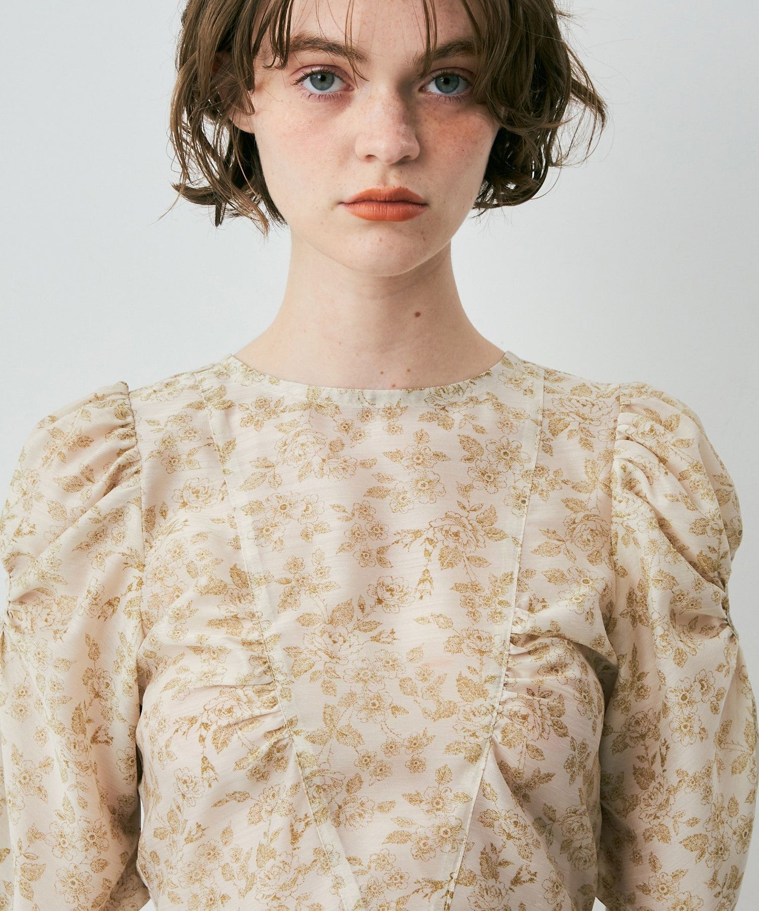 Pointier fleur blouse
