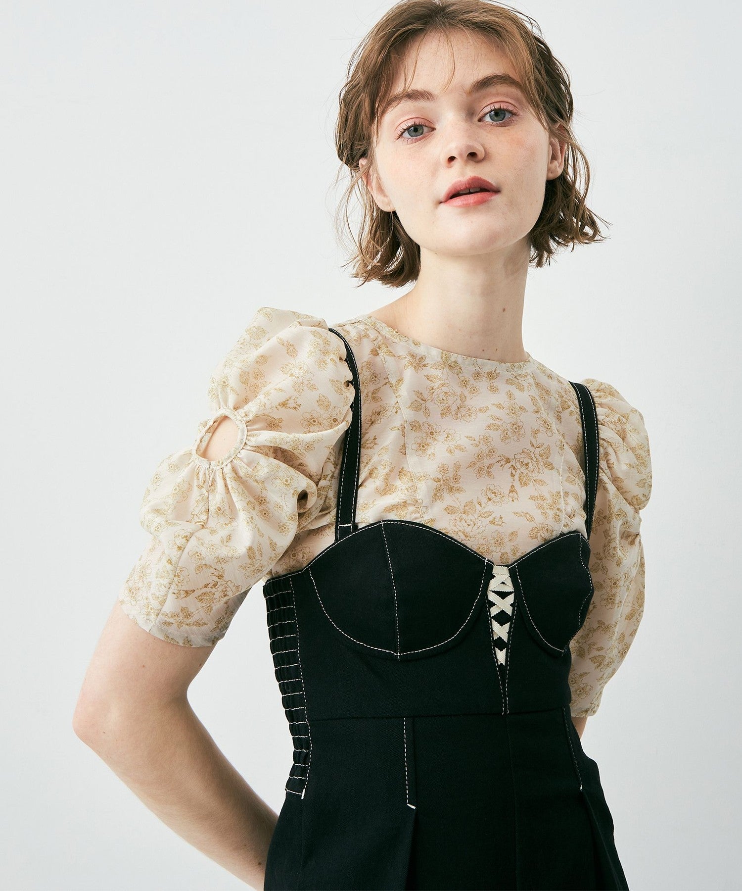 Pointier fleur blouse