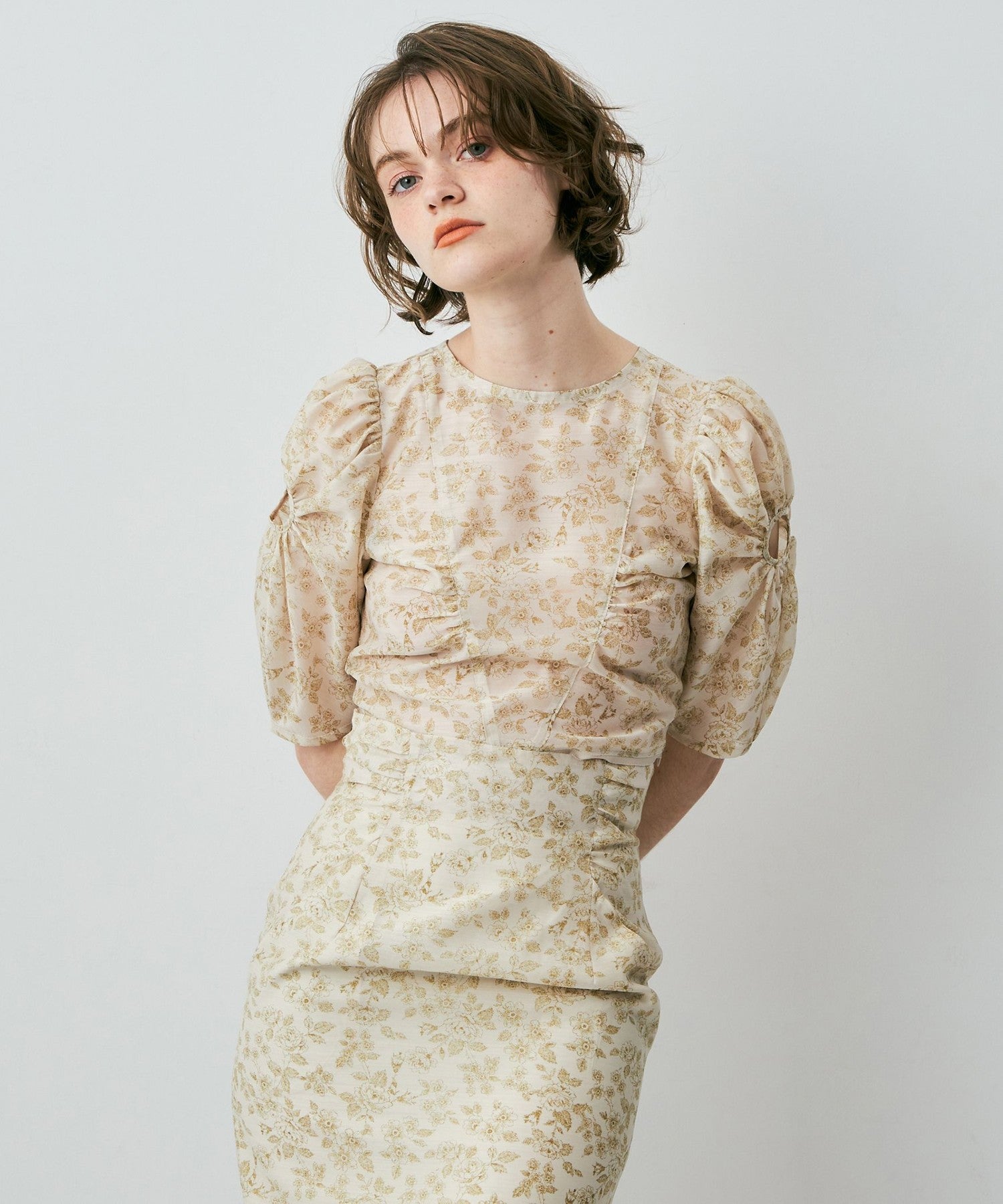 Pointier fleur blouse