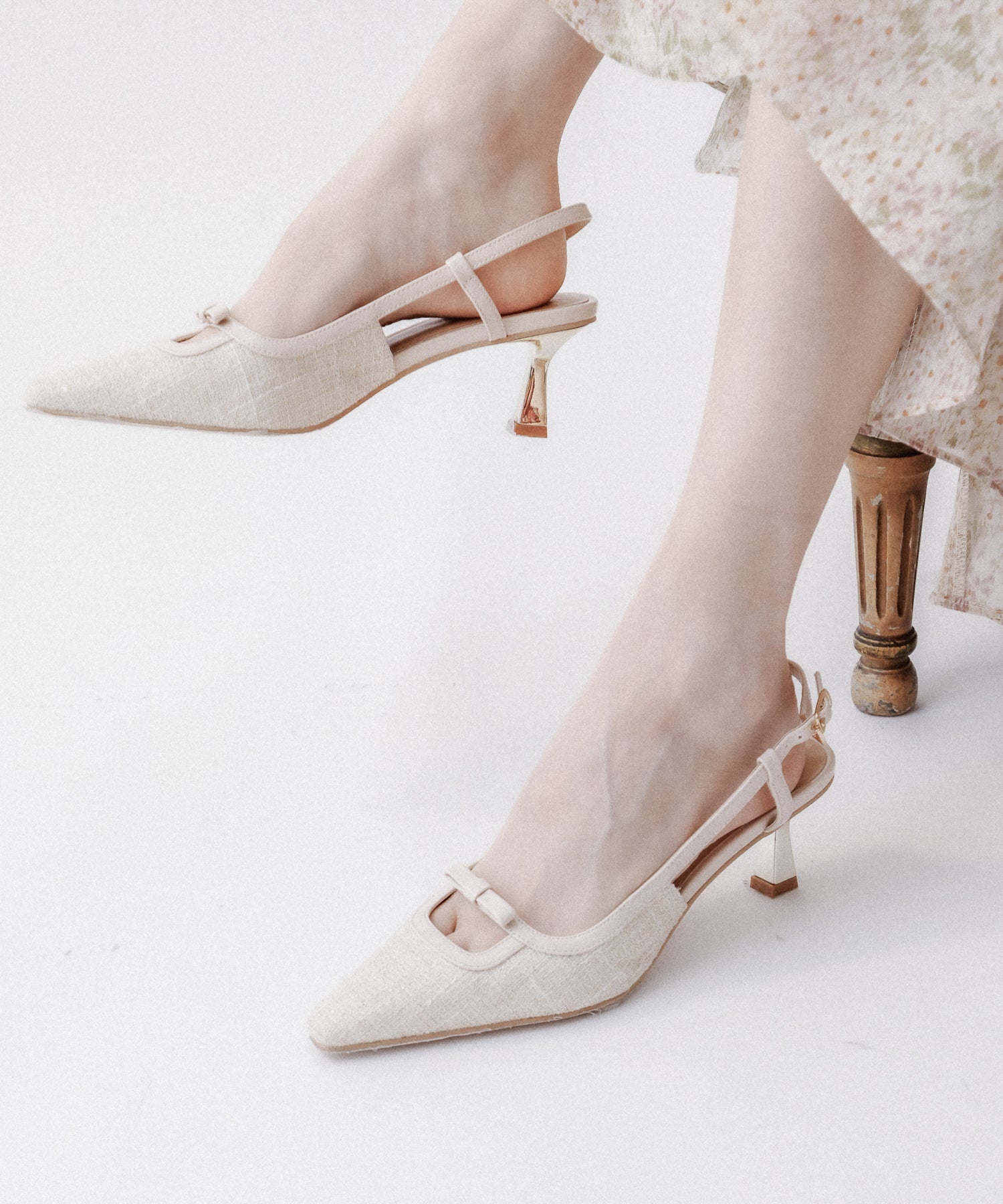 尖頭小號絲帶涼鞋