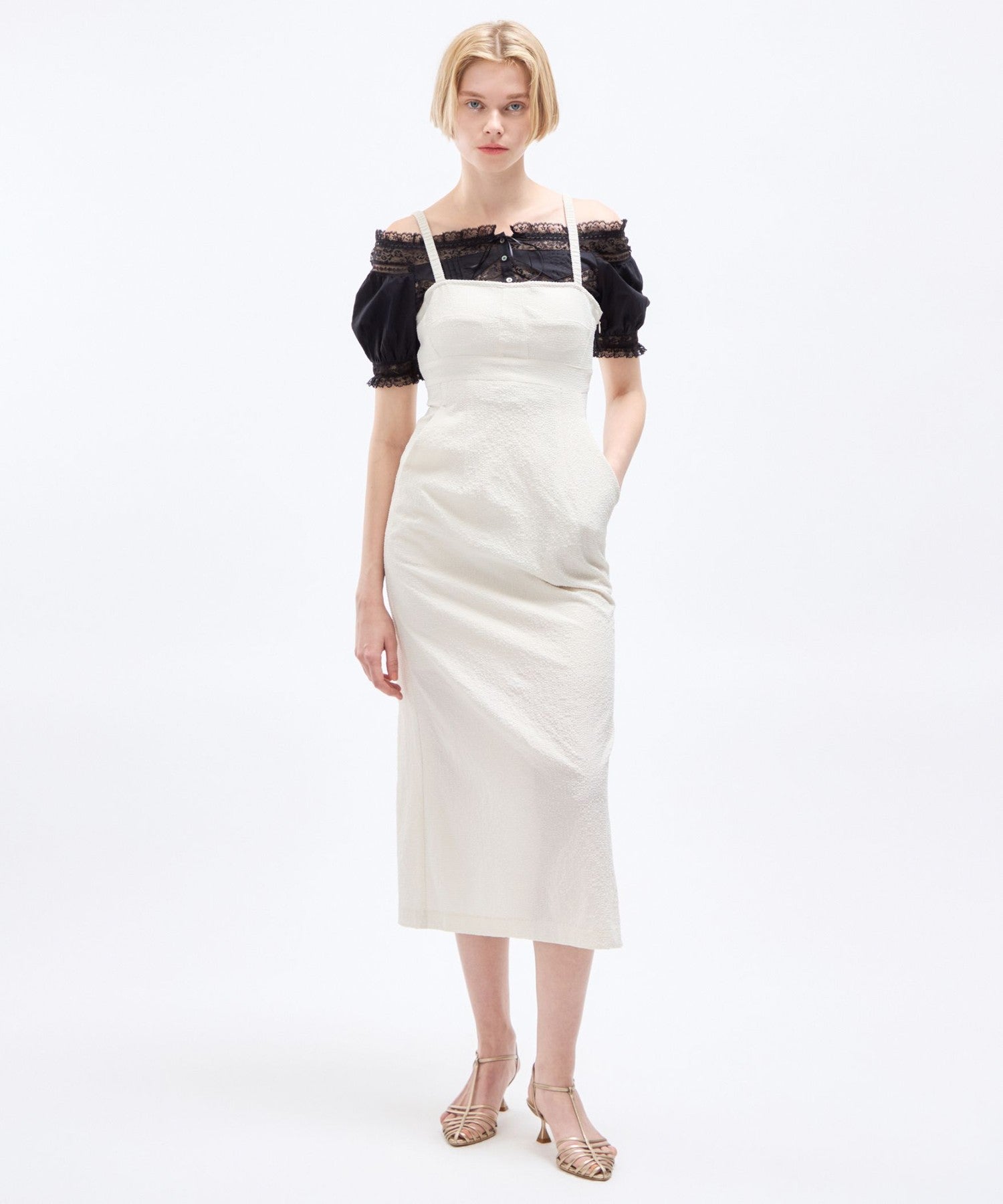 淺色格紋緊身胸衣連身裙