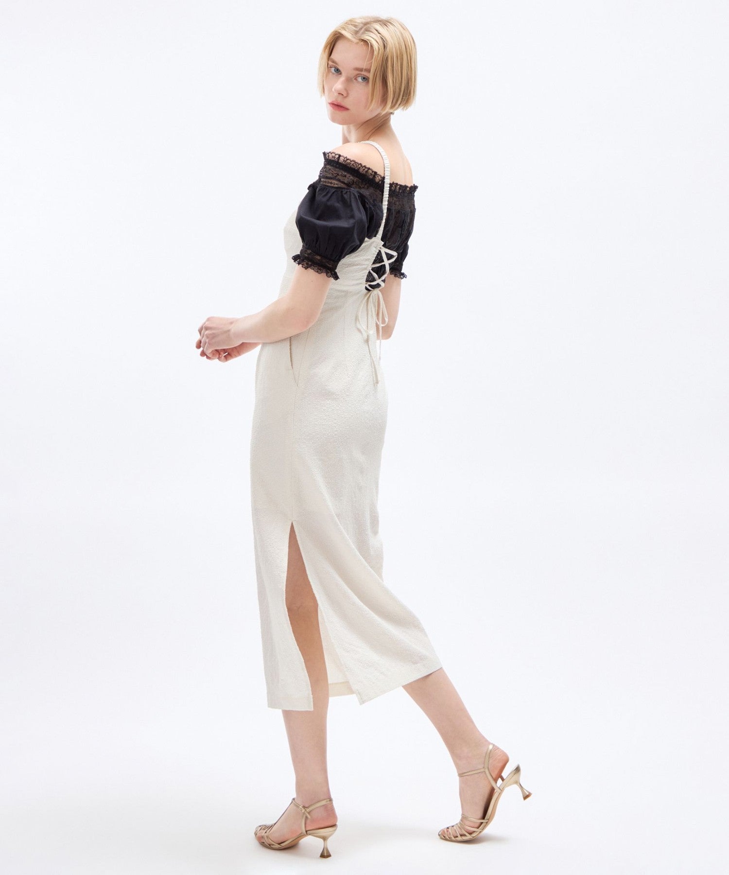 淺色格紋緊身胸衣連身裙