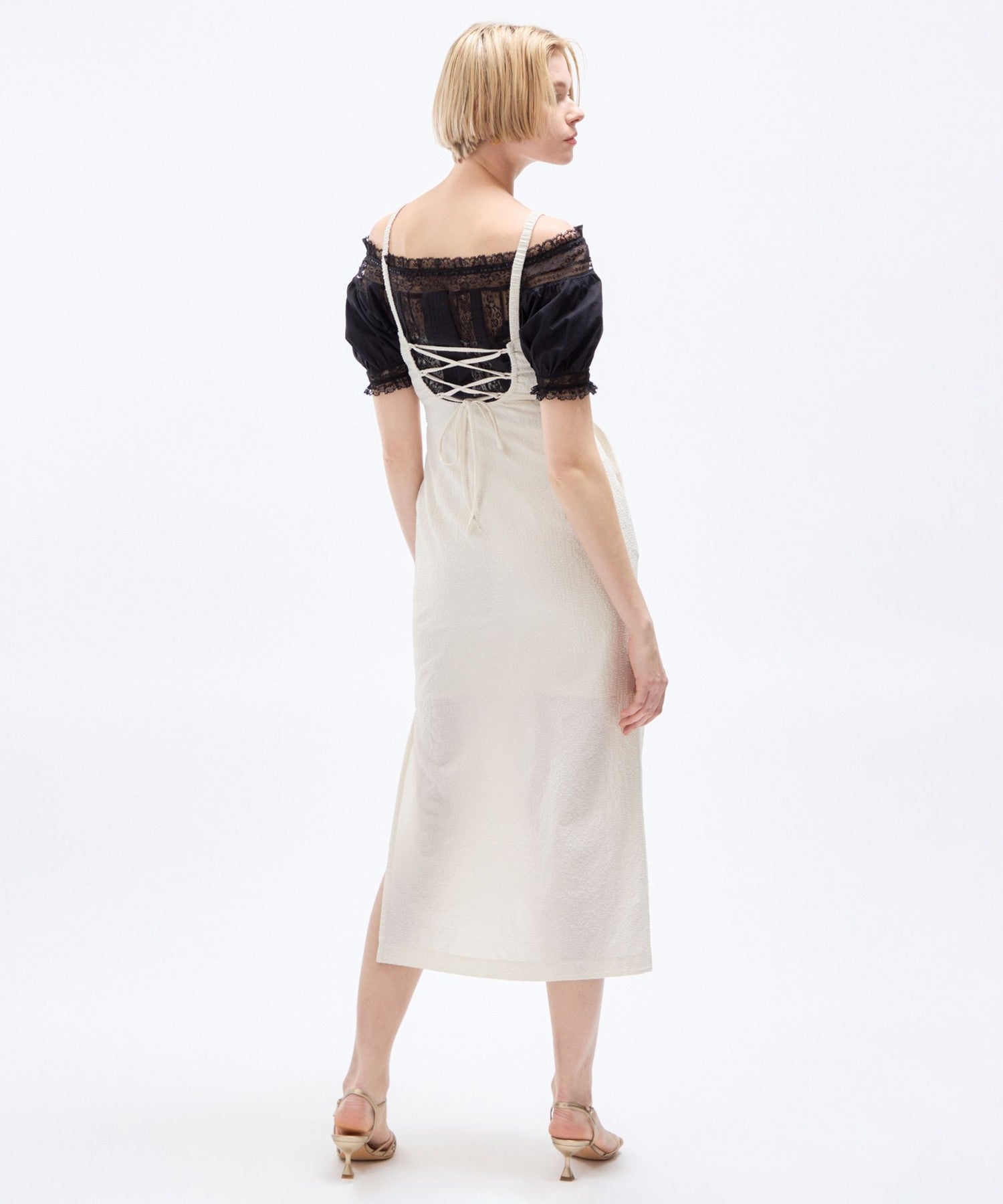 淺色格紋緊身胸衣連身裙