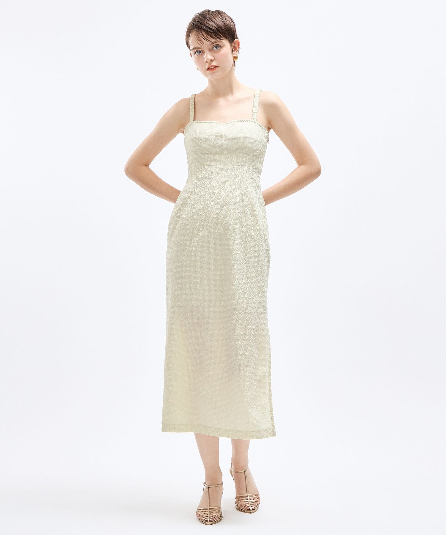 淺色格紋緊身胸衣連身裙