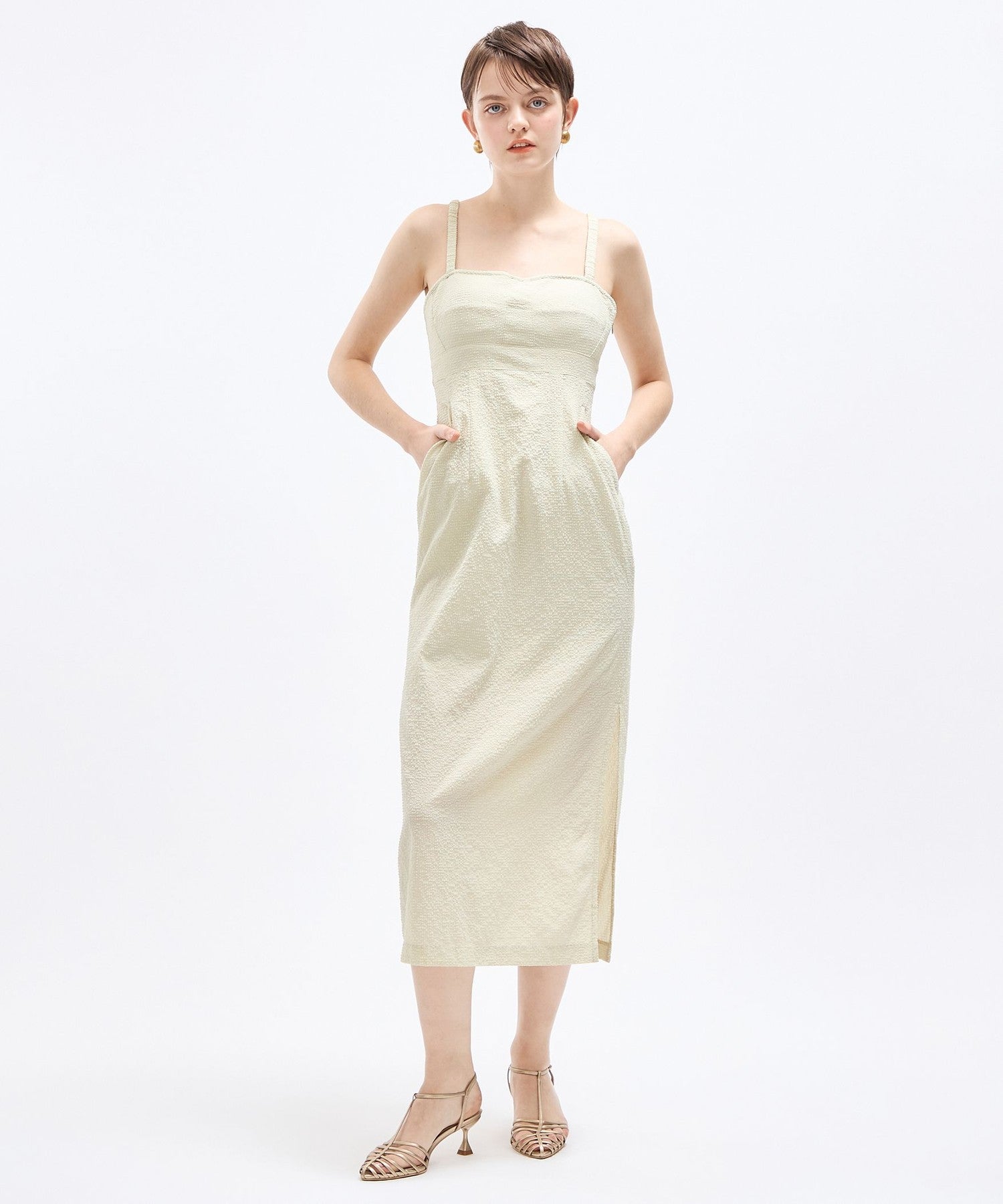 淺色格紋緊身胸衣連身裙