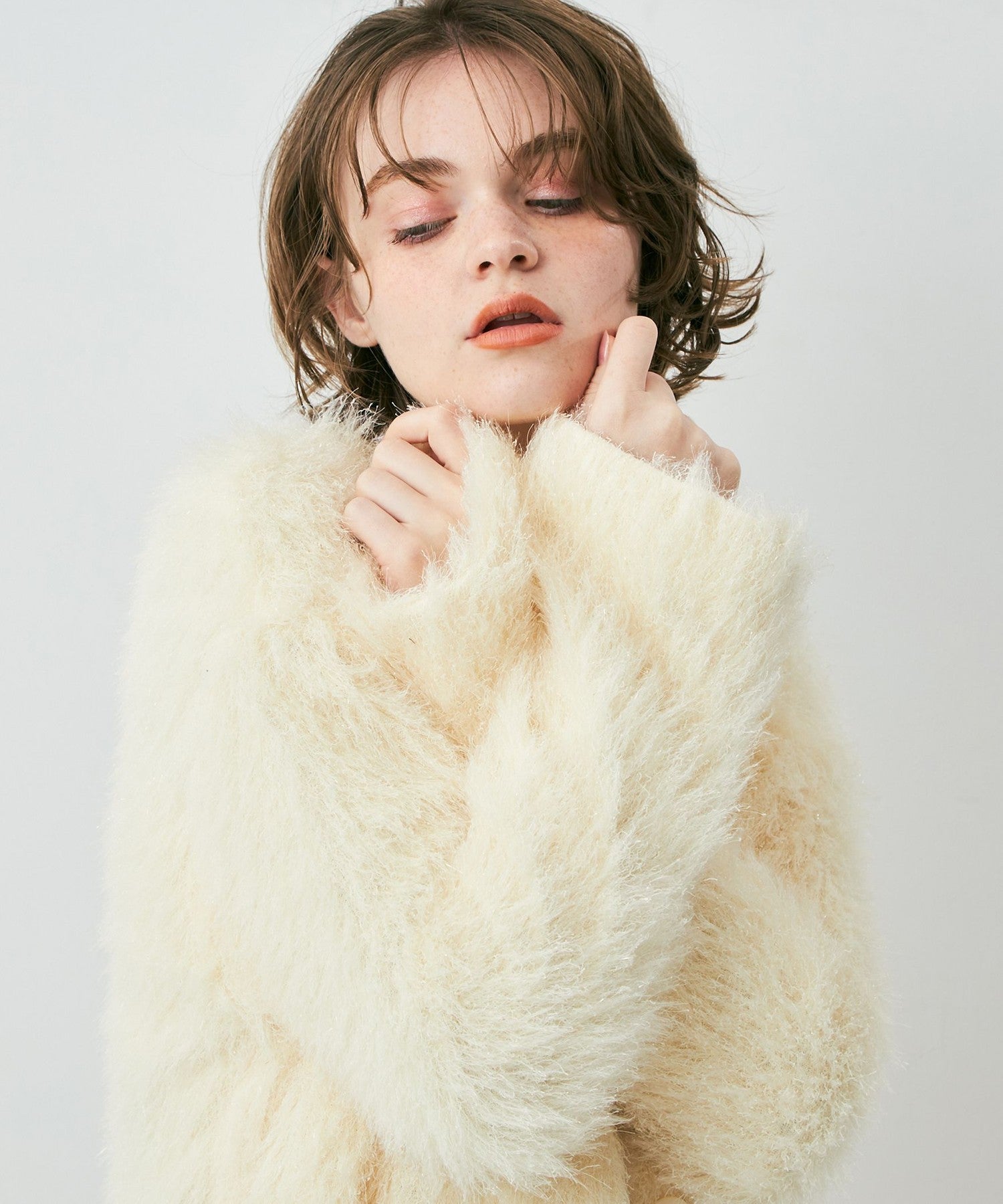 亮色毛茸茸長外套