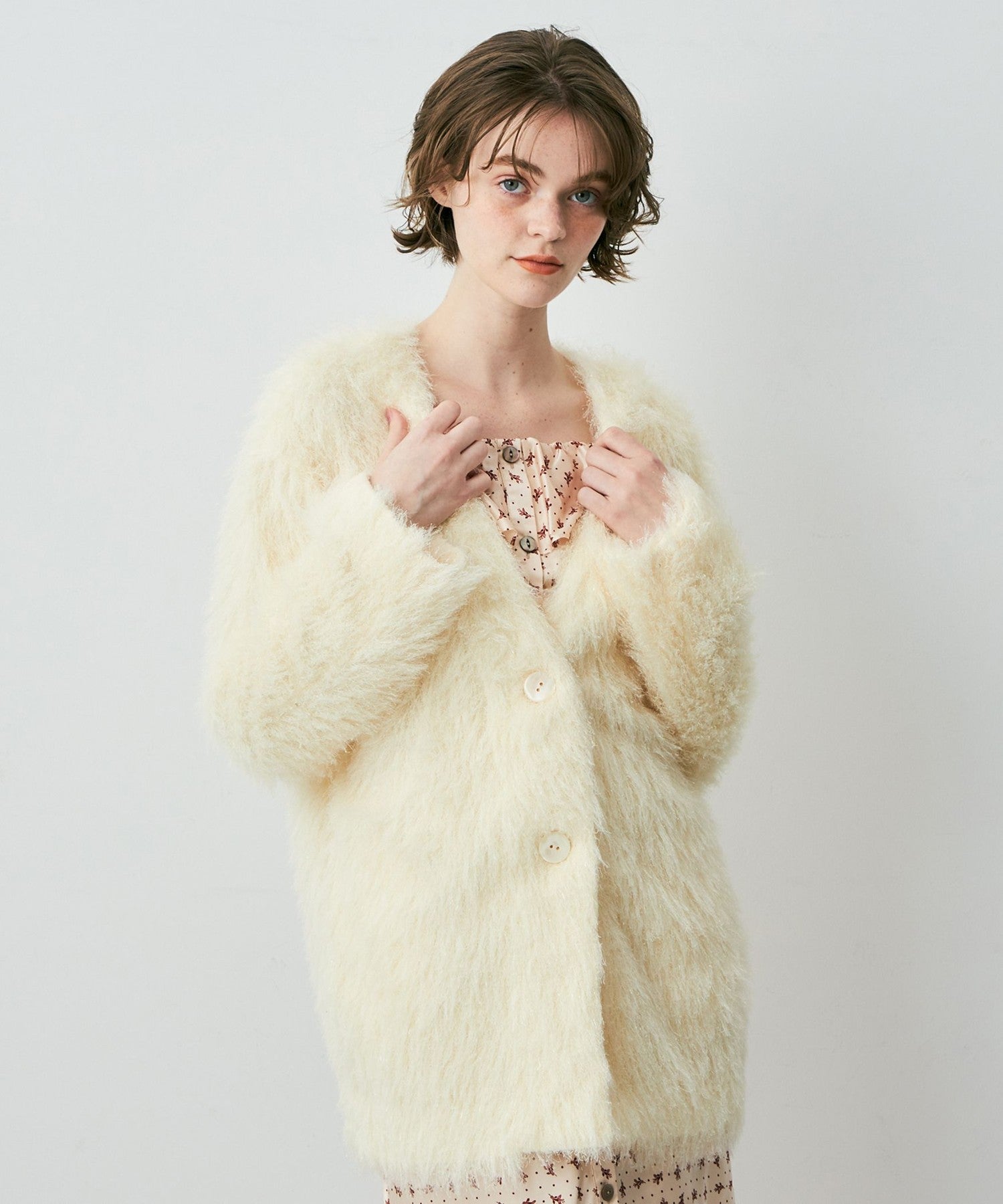 亮色毛茸茸長外套