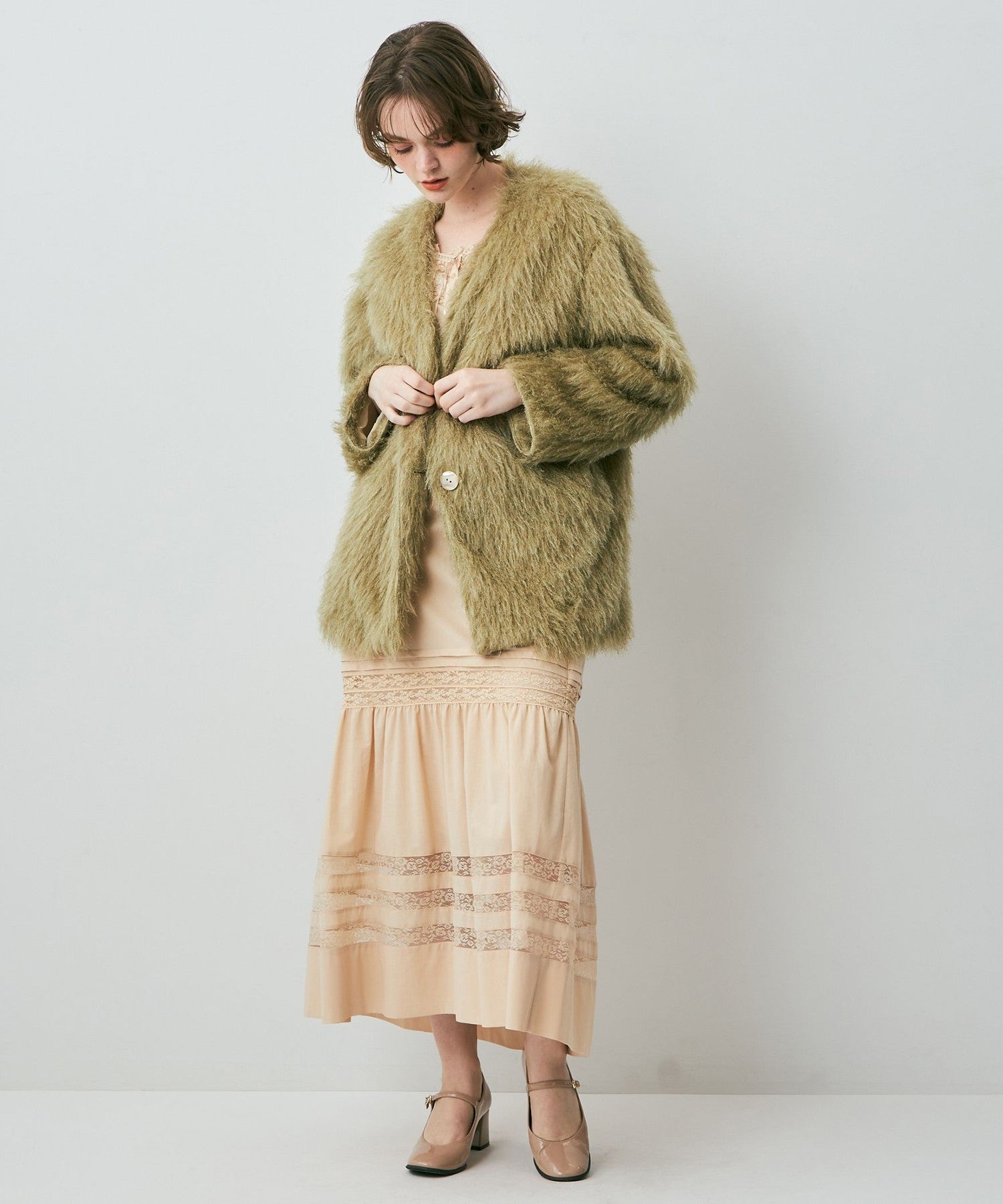 亮色毛茸茸長外套