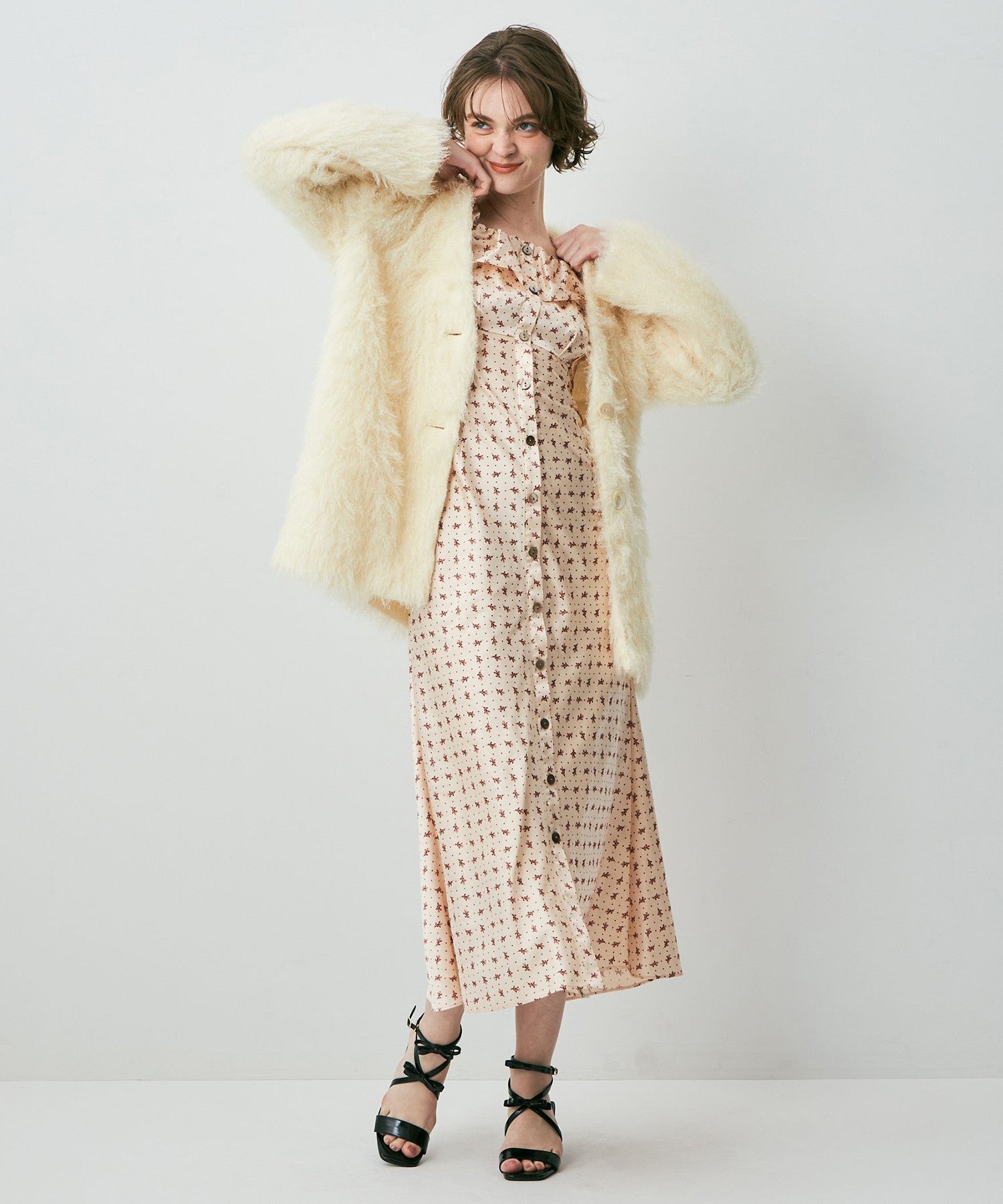 亮色毛茸茸長外套