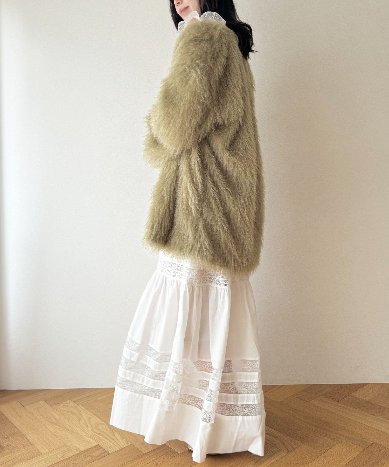 亮色毛茸茸長外套