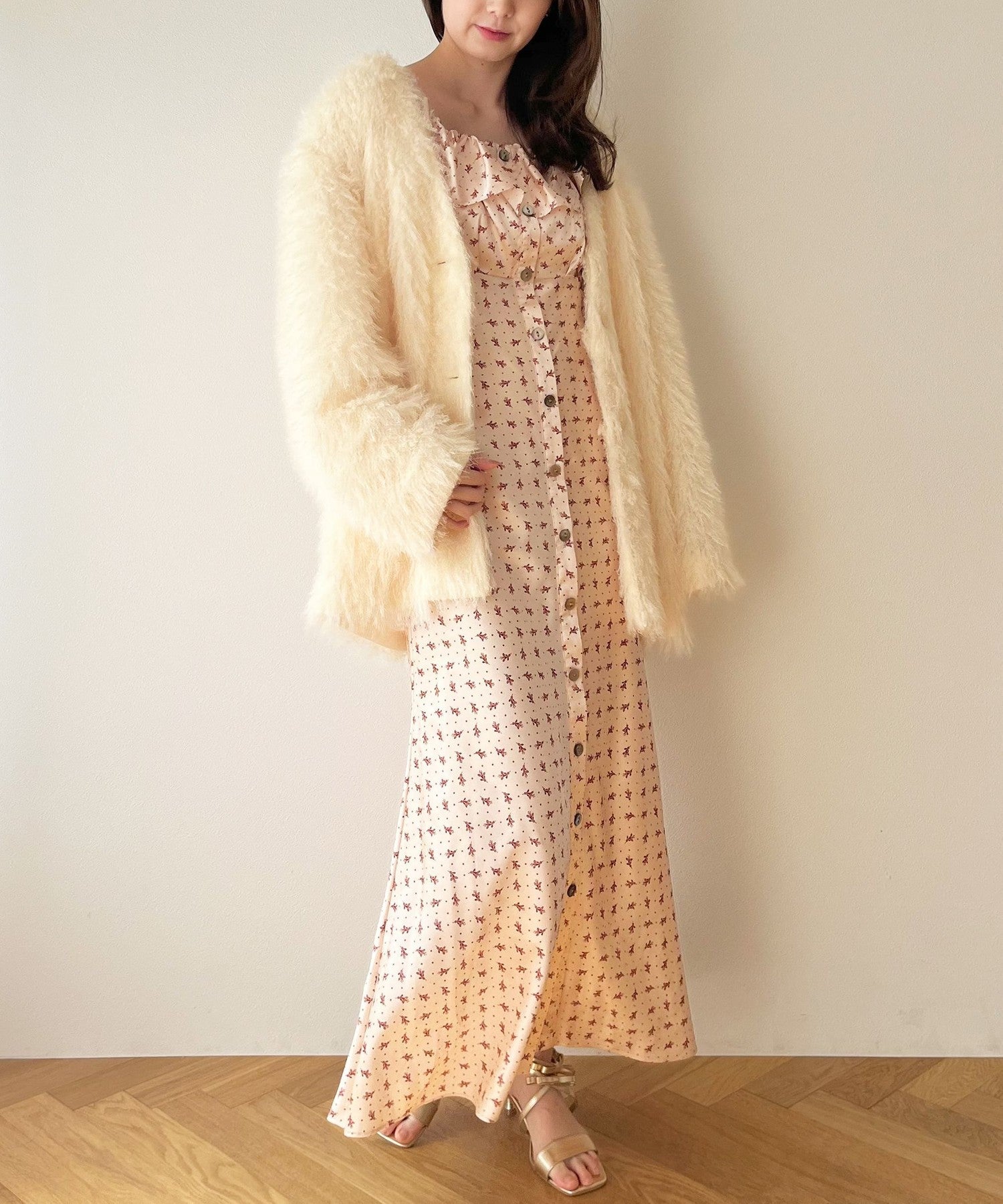 亮色毛茸茸長外套