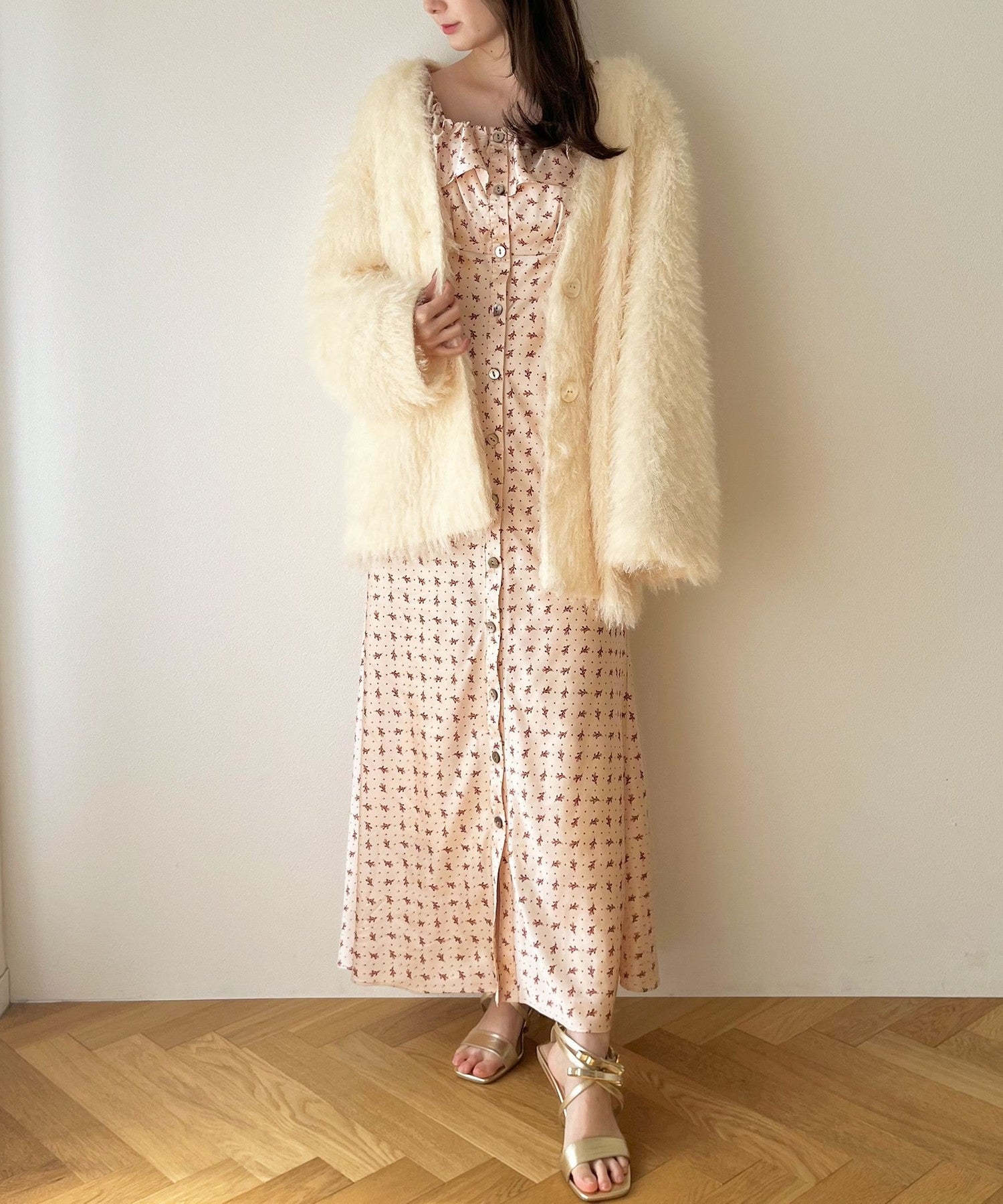 亮色毛茸茸長外套