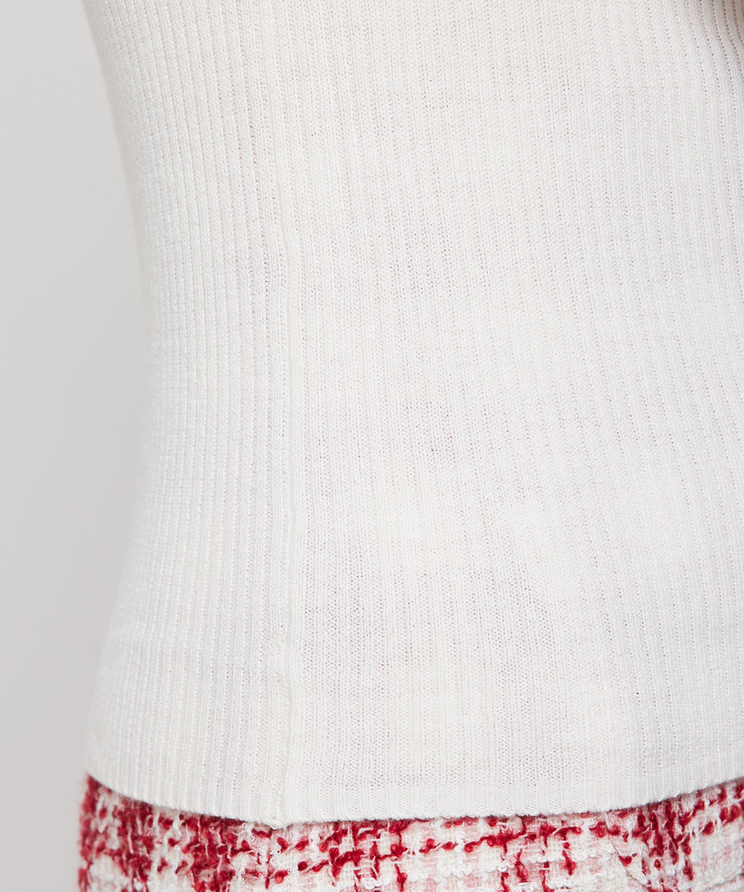 ハイネックリブニット