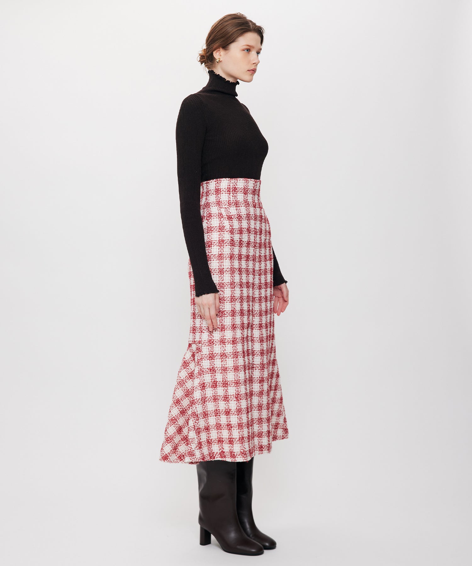 ハイネックリブニット