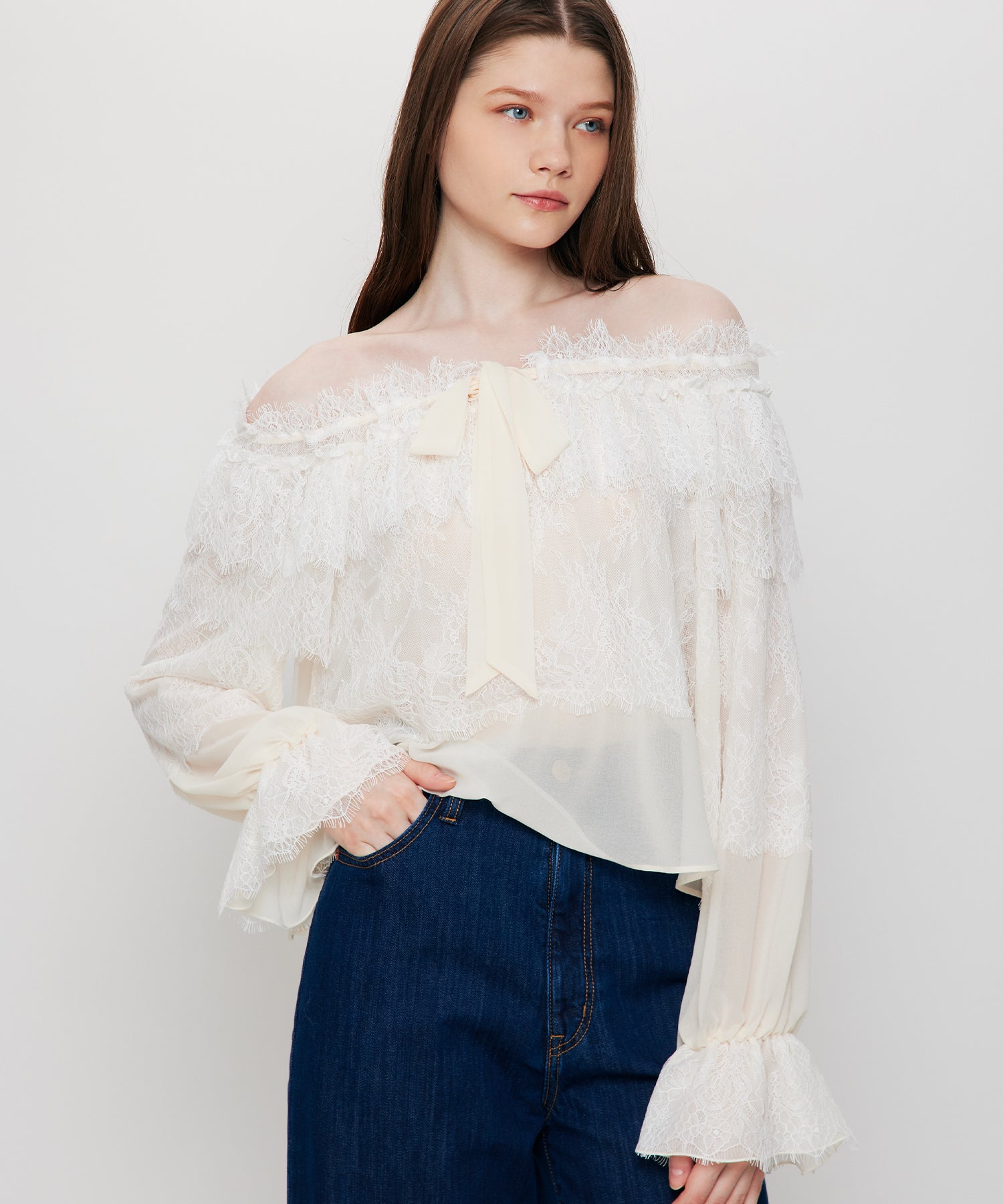 ティアードレースブラウス