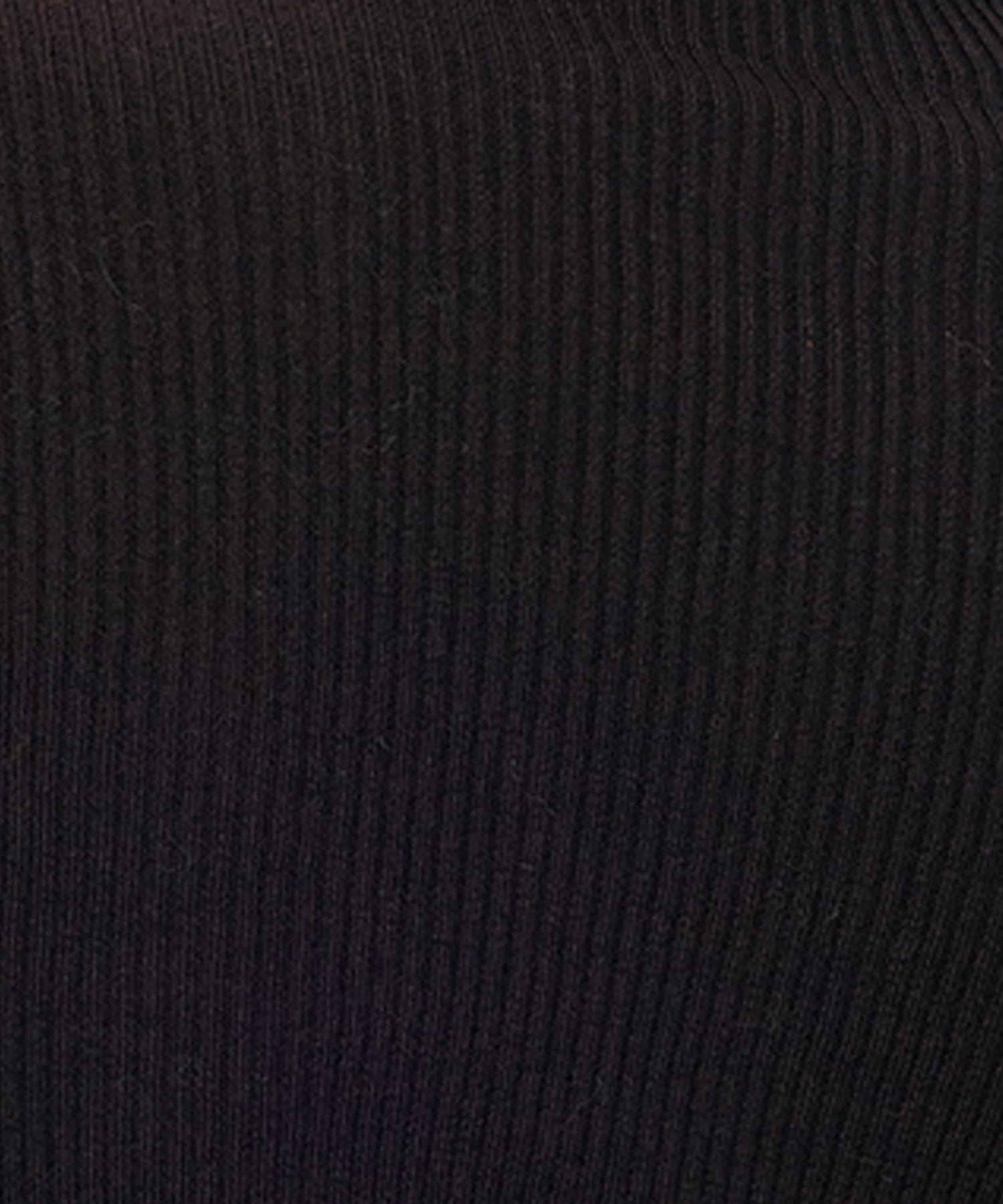 ハイネックリブニット