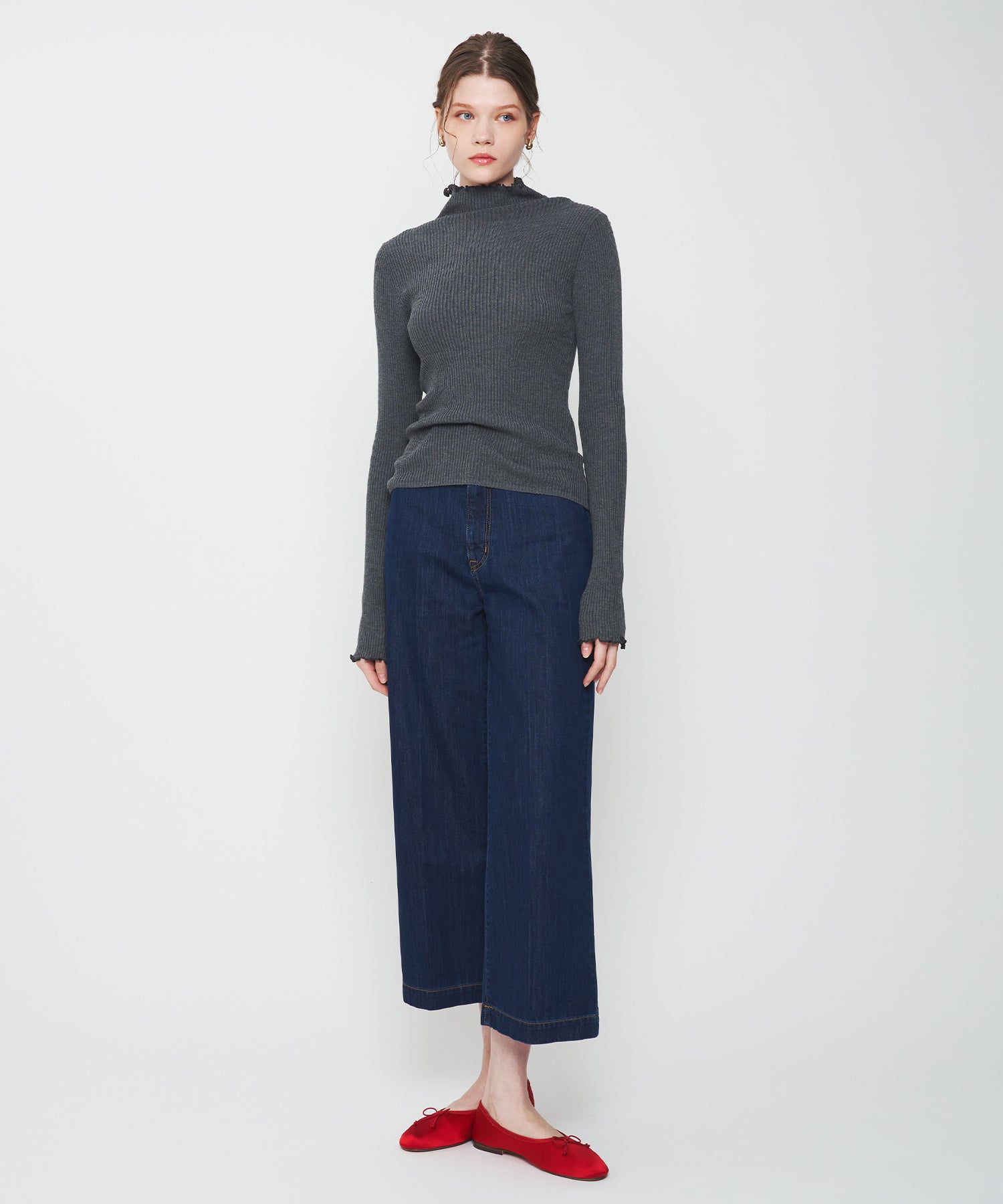 ハイネックリブニット