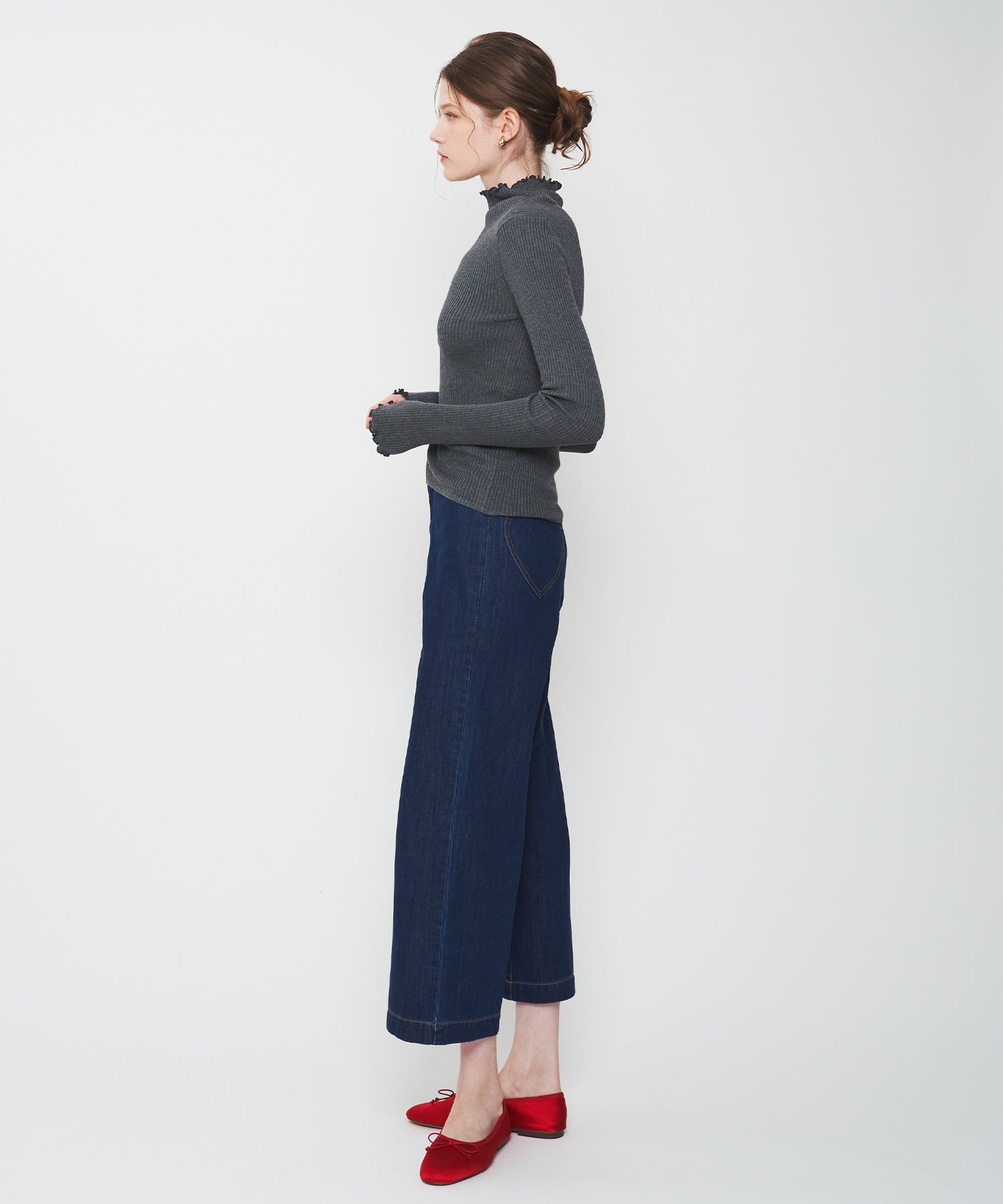 ハイネックリブニット