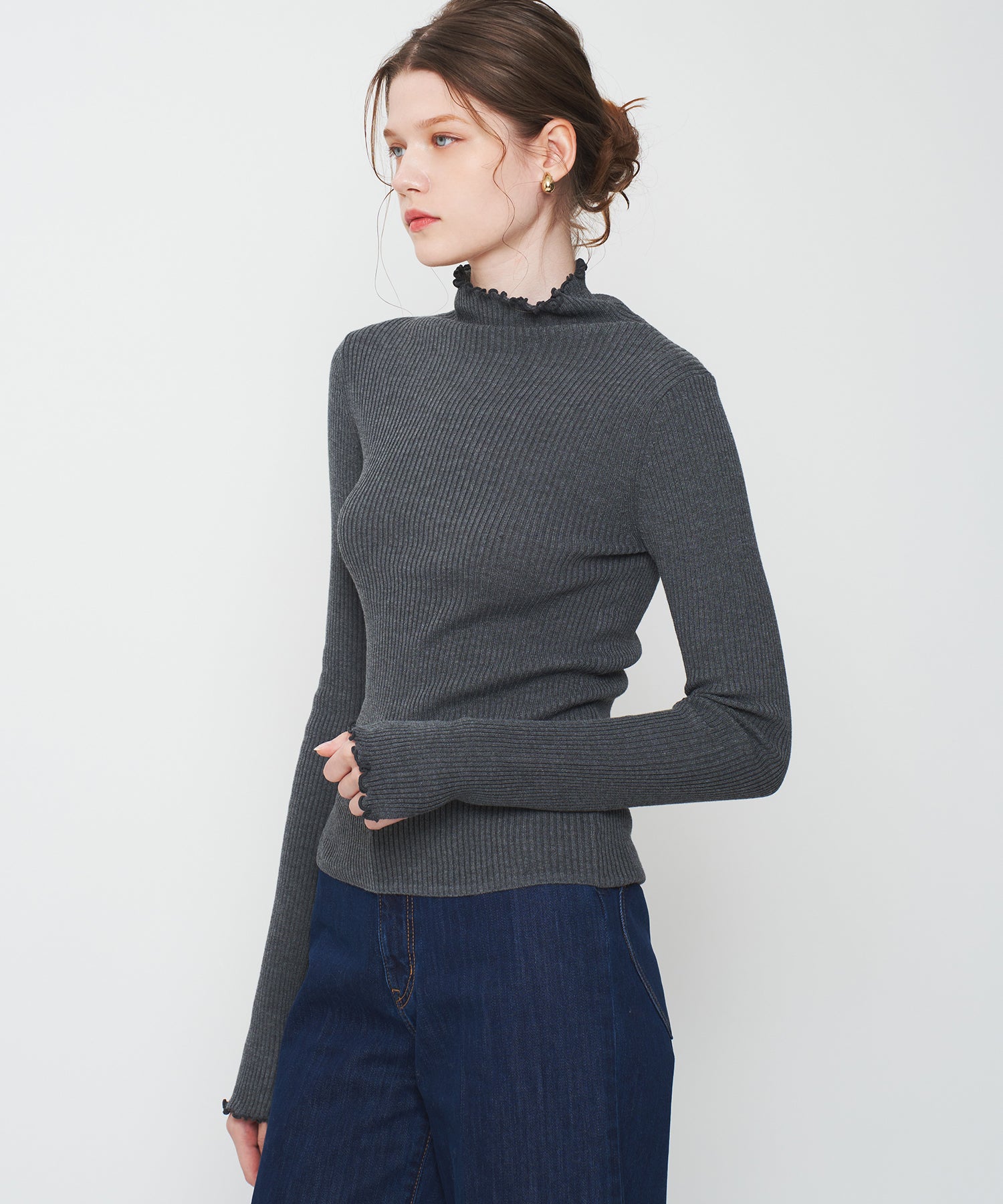 ハイネックリブニット