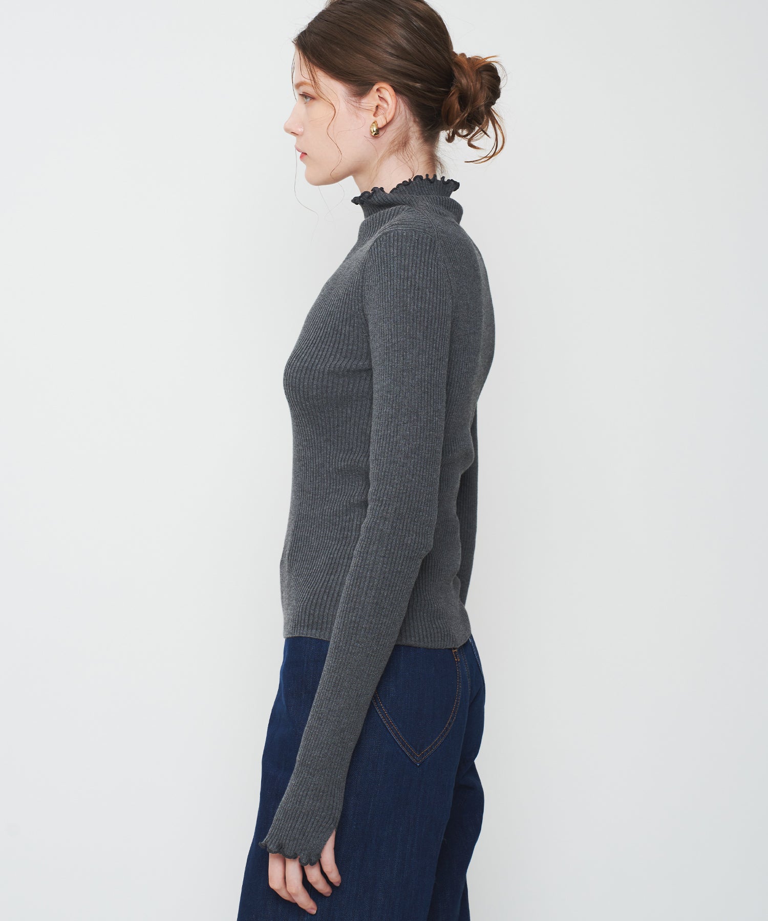 ハイネックリブニット