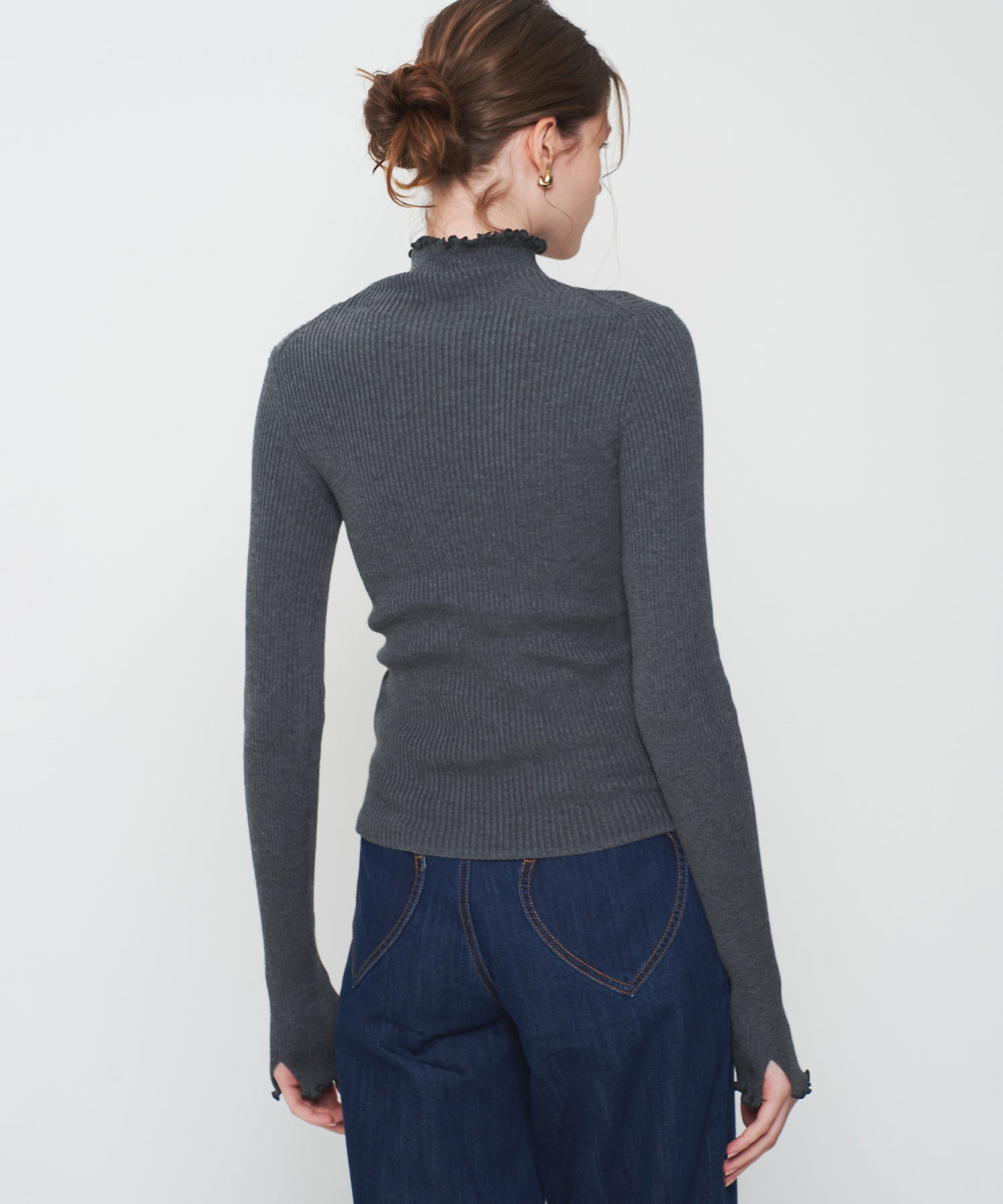 ハイネックリブニット