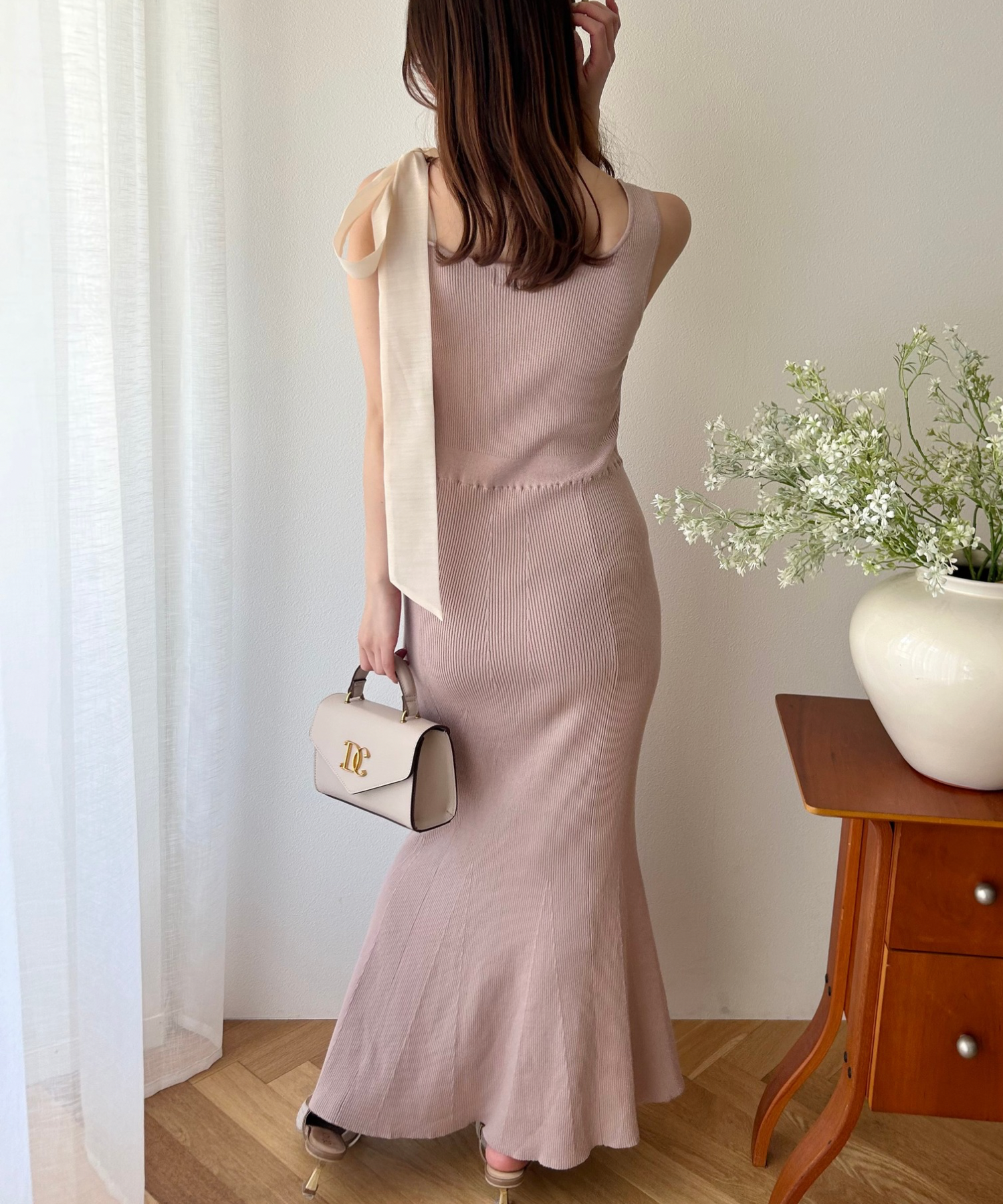 肩部絲帶針織連身裙