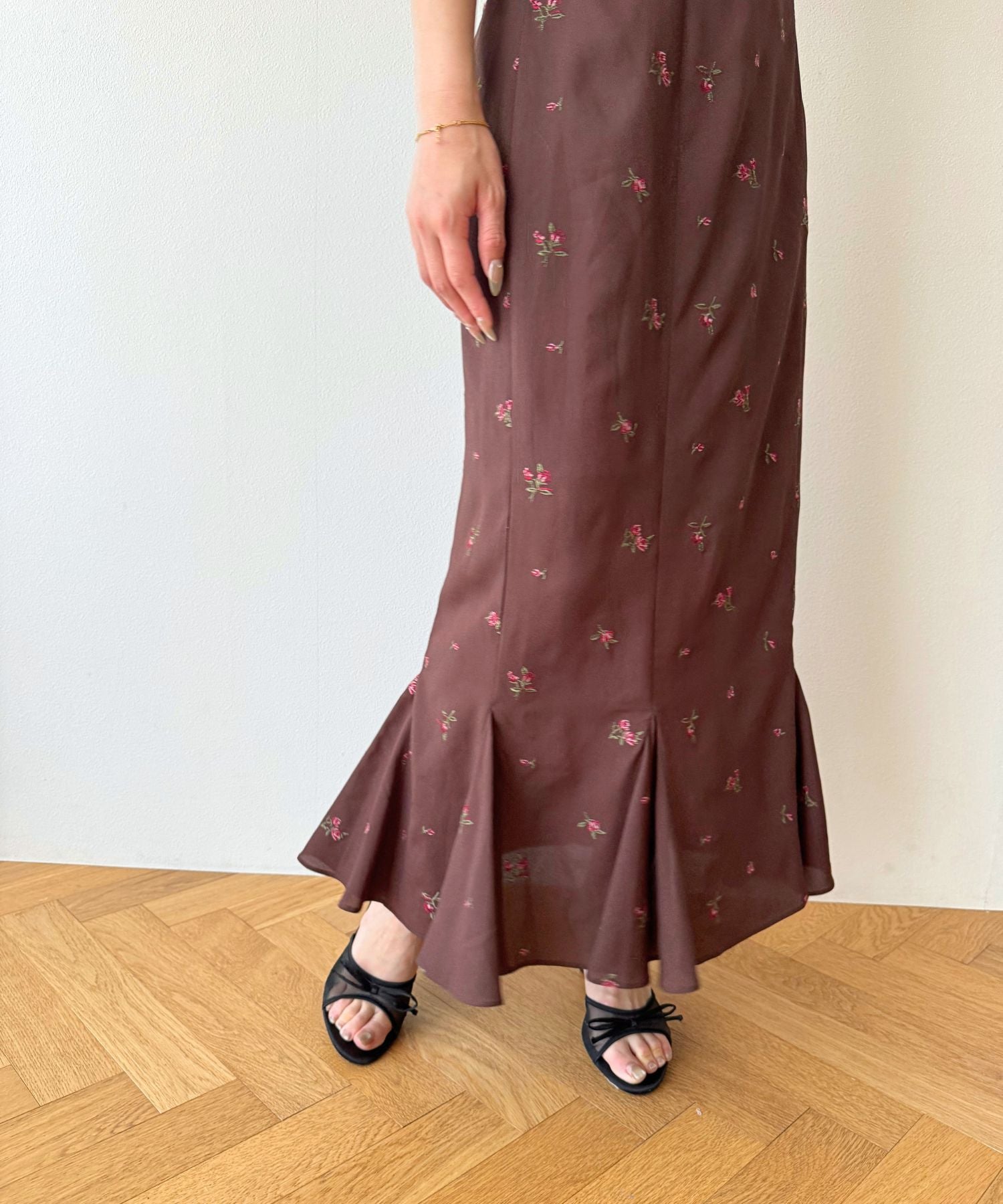ローズ刺繍マーメイドスカート