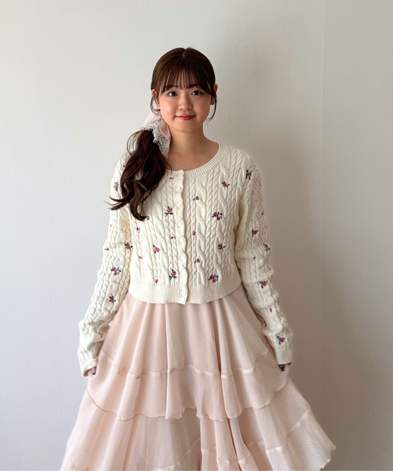 ローズ刺繍ケーブルカーディガン