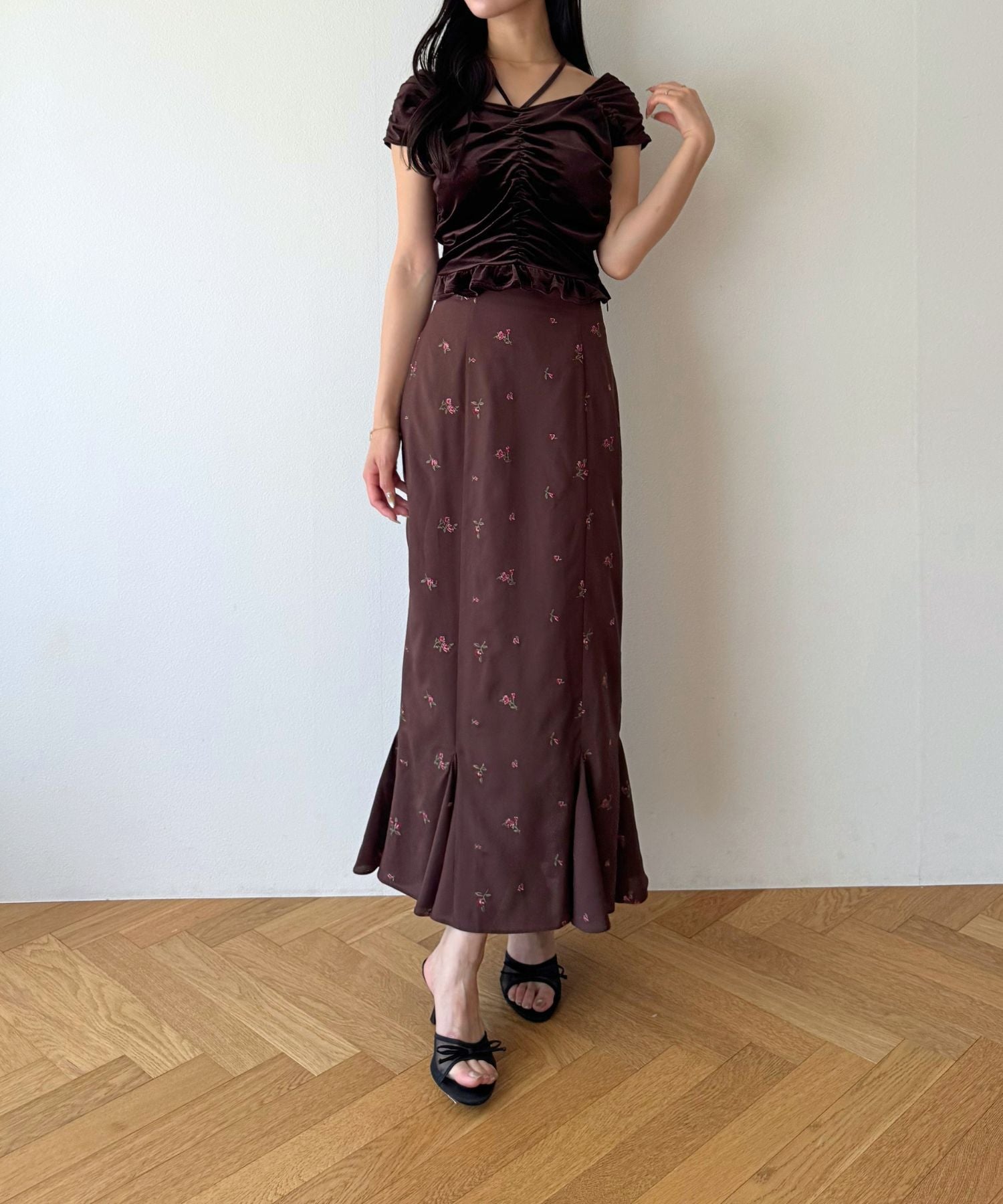 ローズ刺繍マーメイドスカート