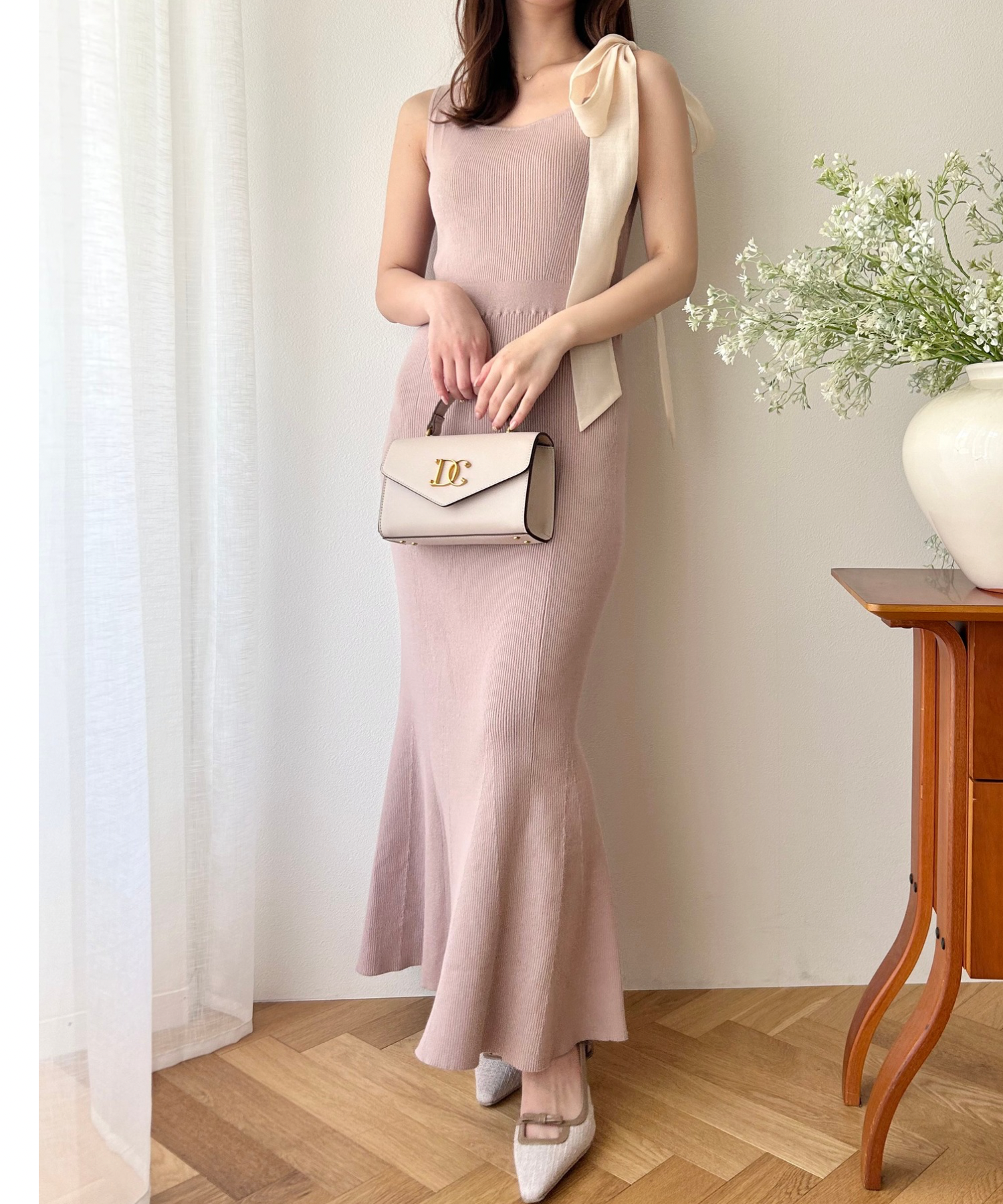 肩部絲帶針織連身裙