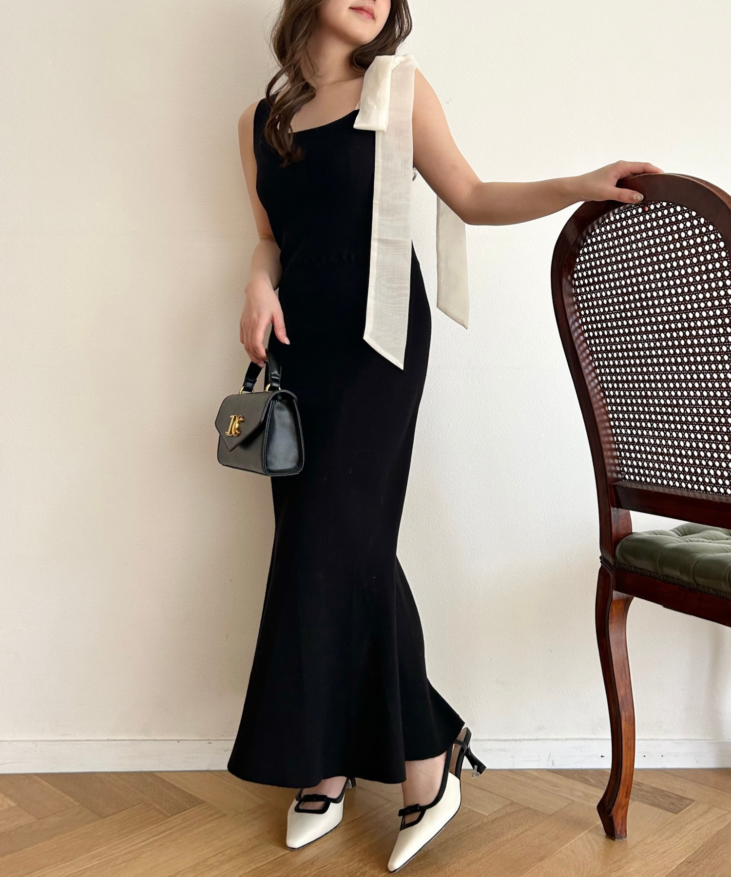 肩部絲帶針織連身裙