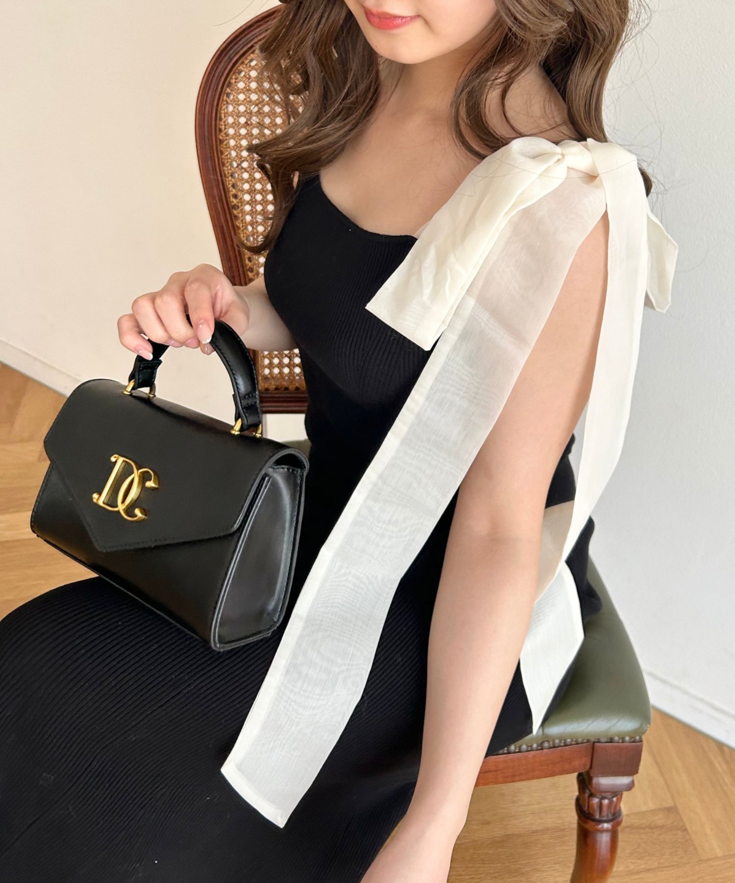 肩部絲帶針織連身裙