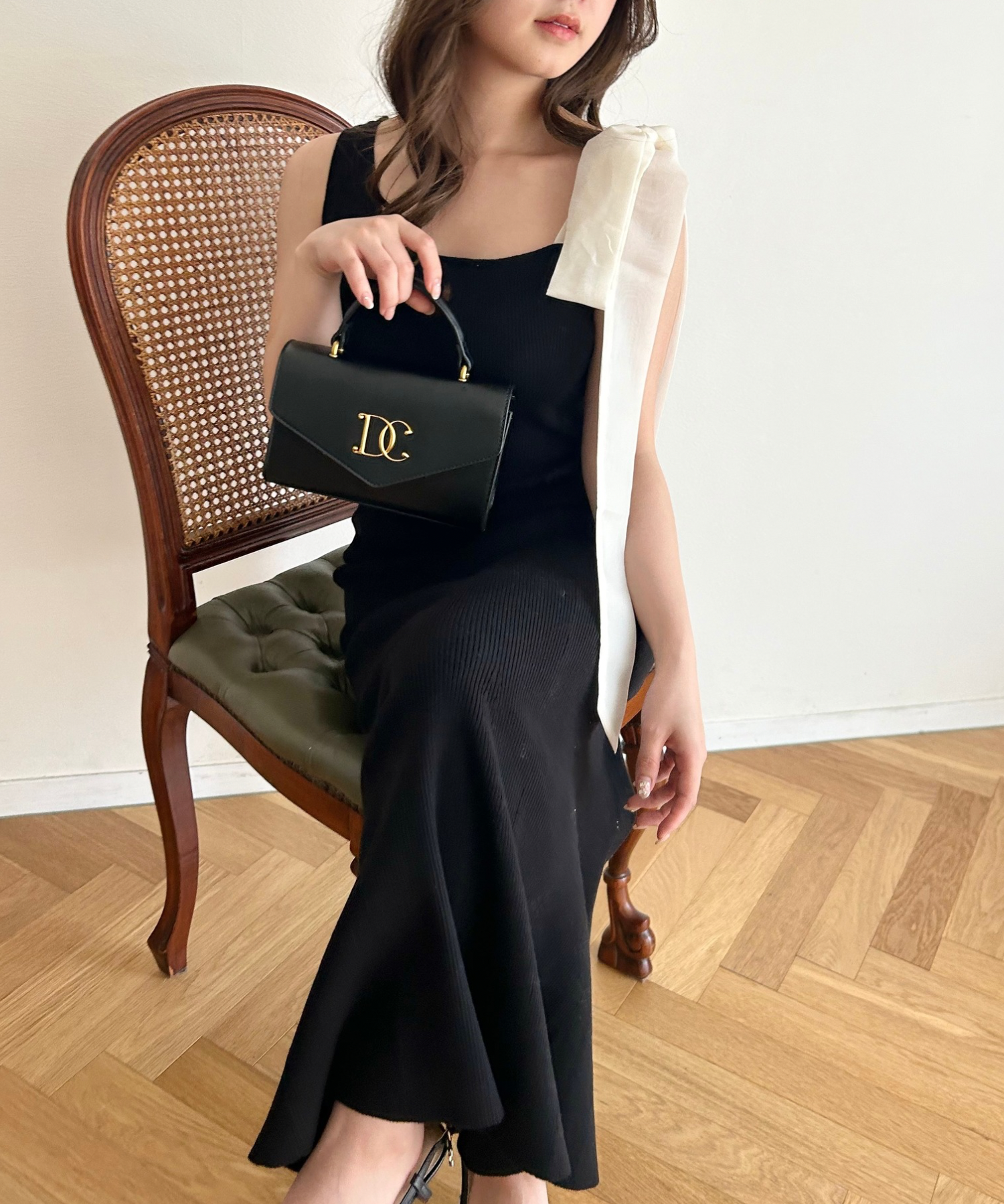 肩部絲帶針織連身裙