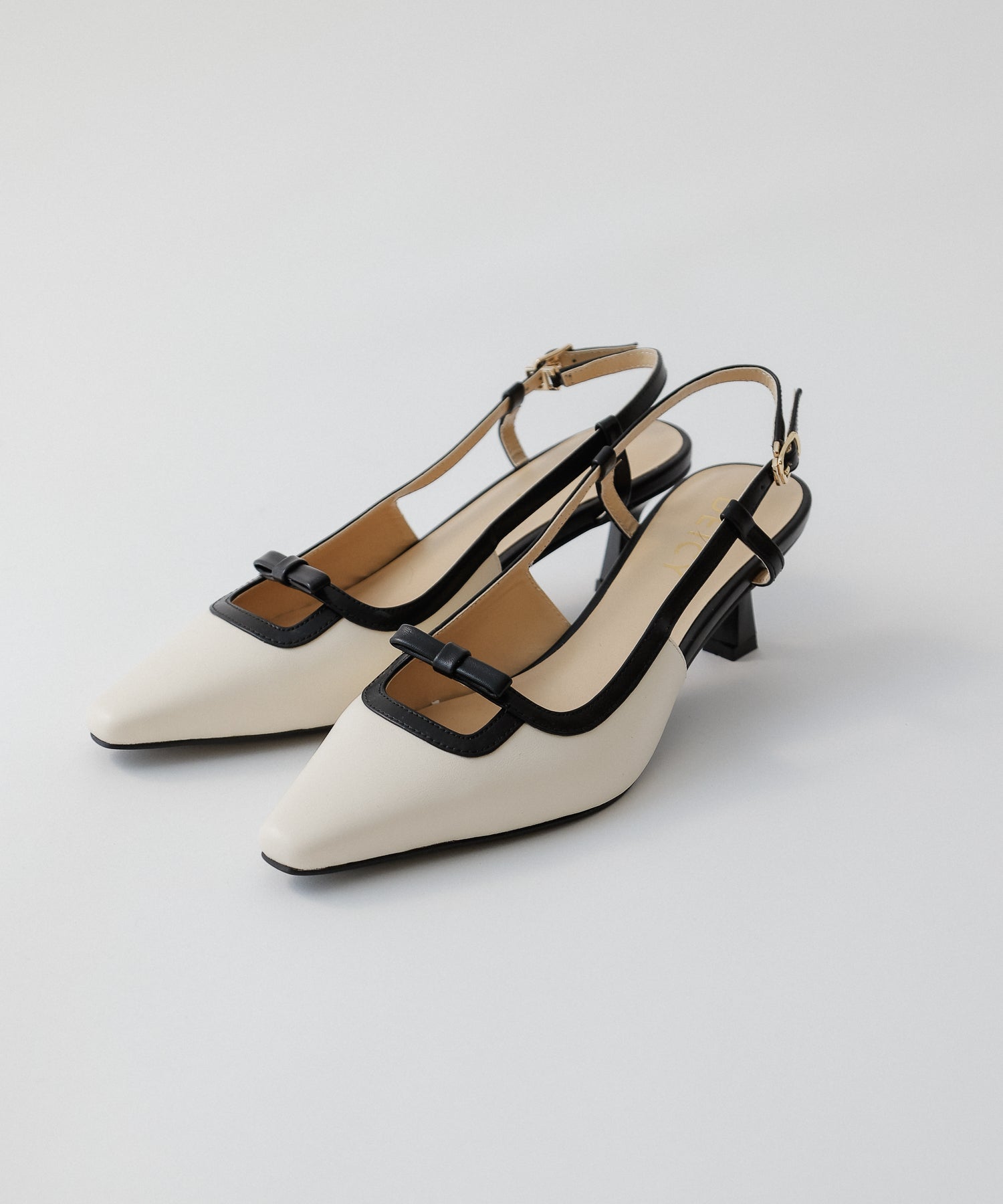 尖頭小號絲帶涼鞋