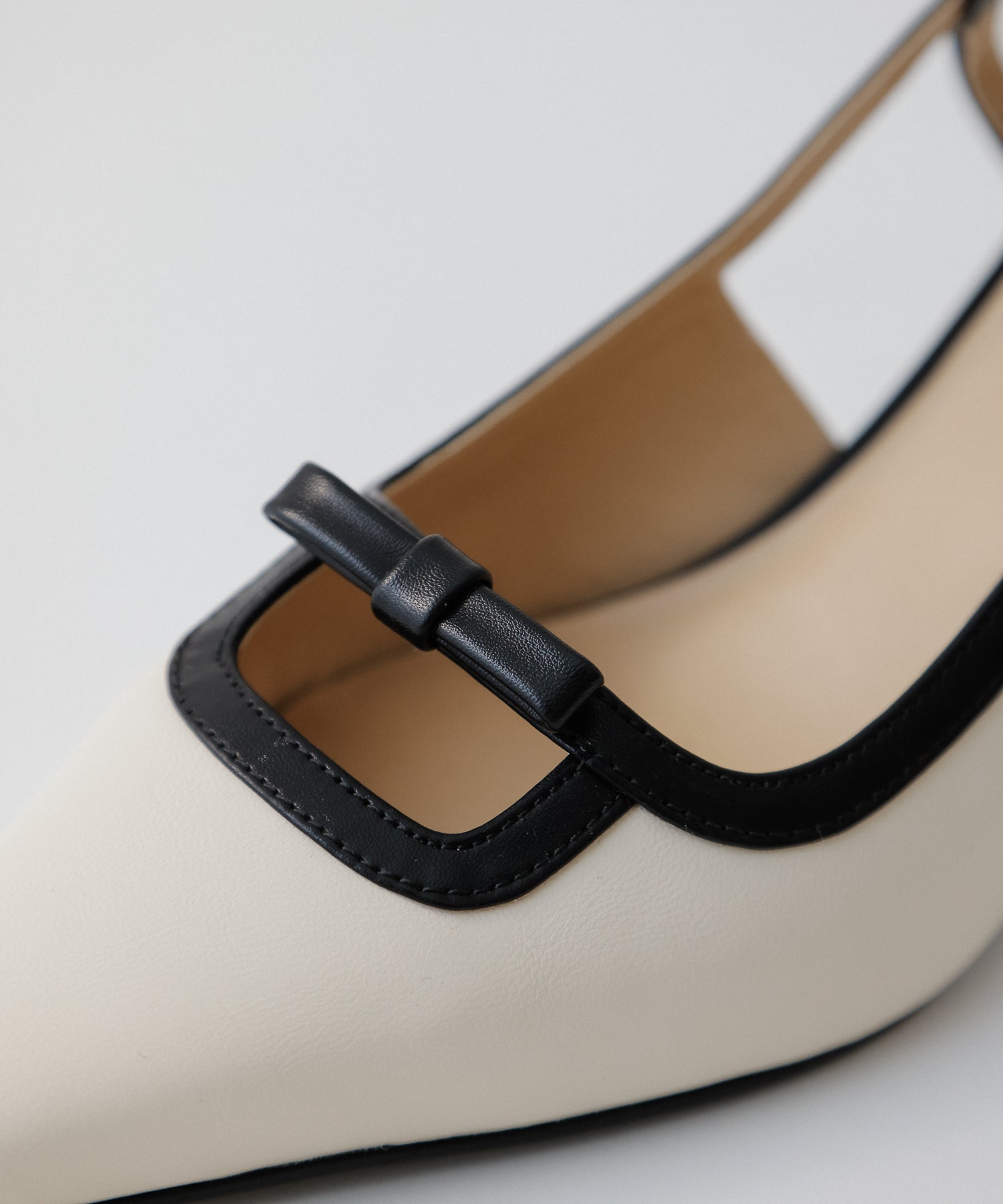 尖頭小號絲帶涼鞋