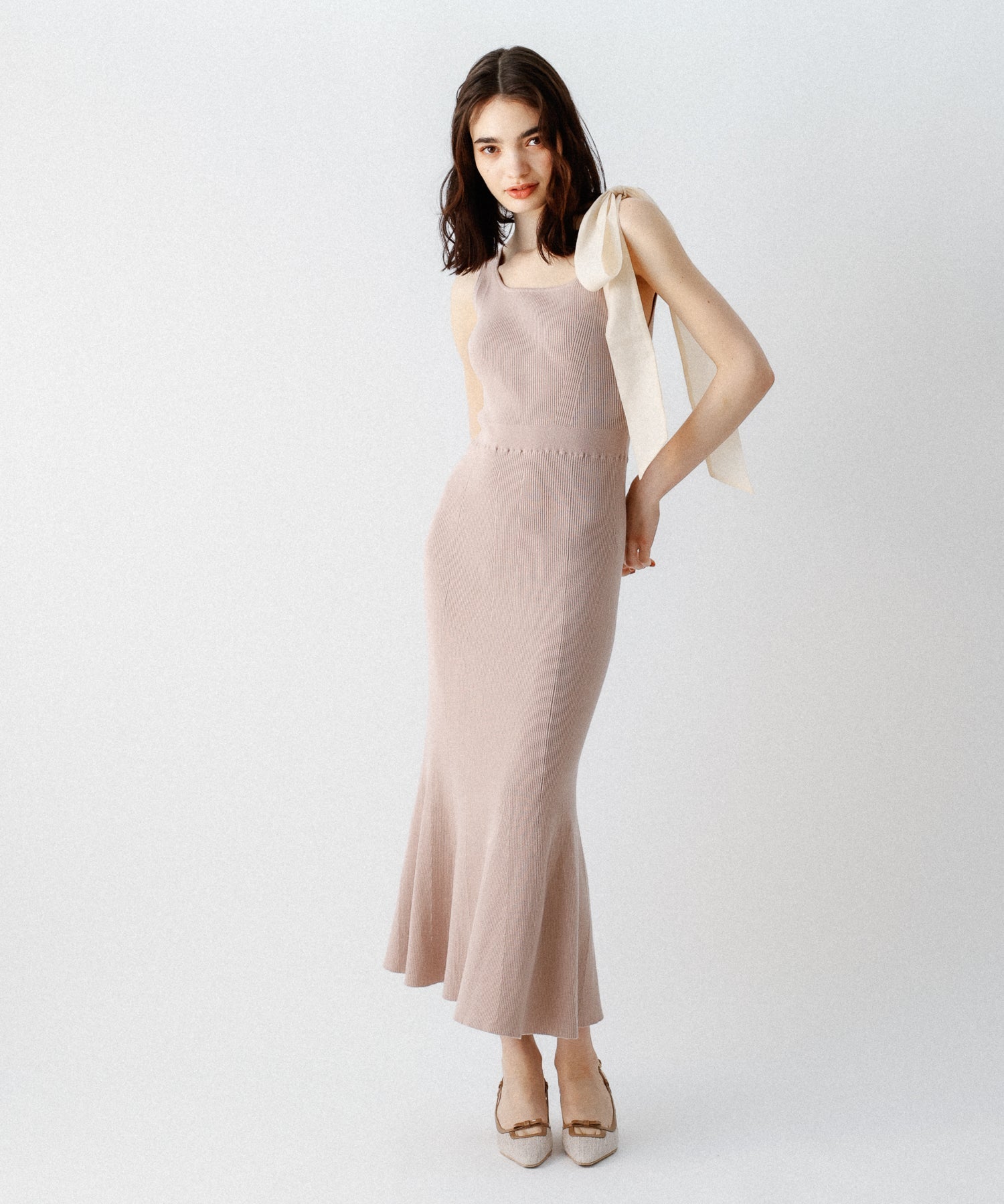 肩部絲帶針織連身裙