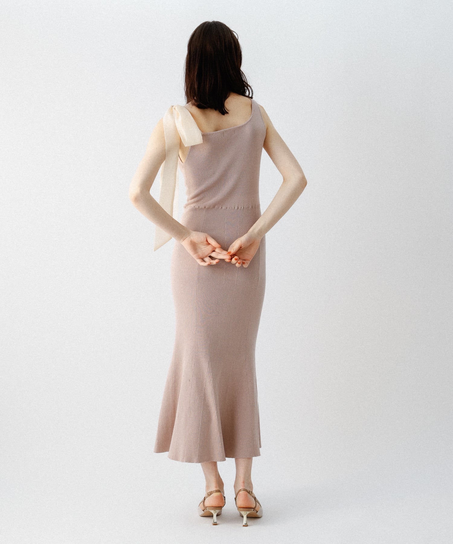 肩部絲帶針織連身裙