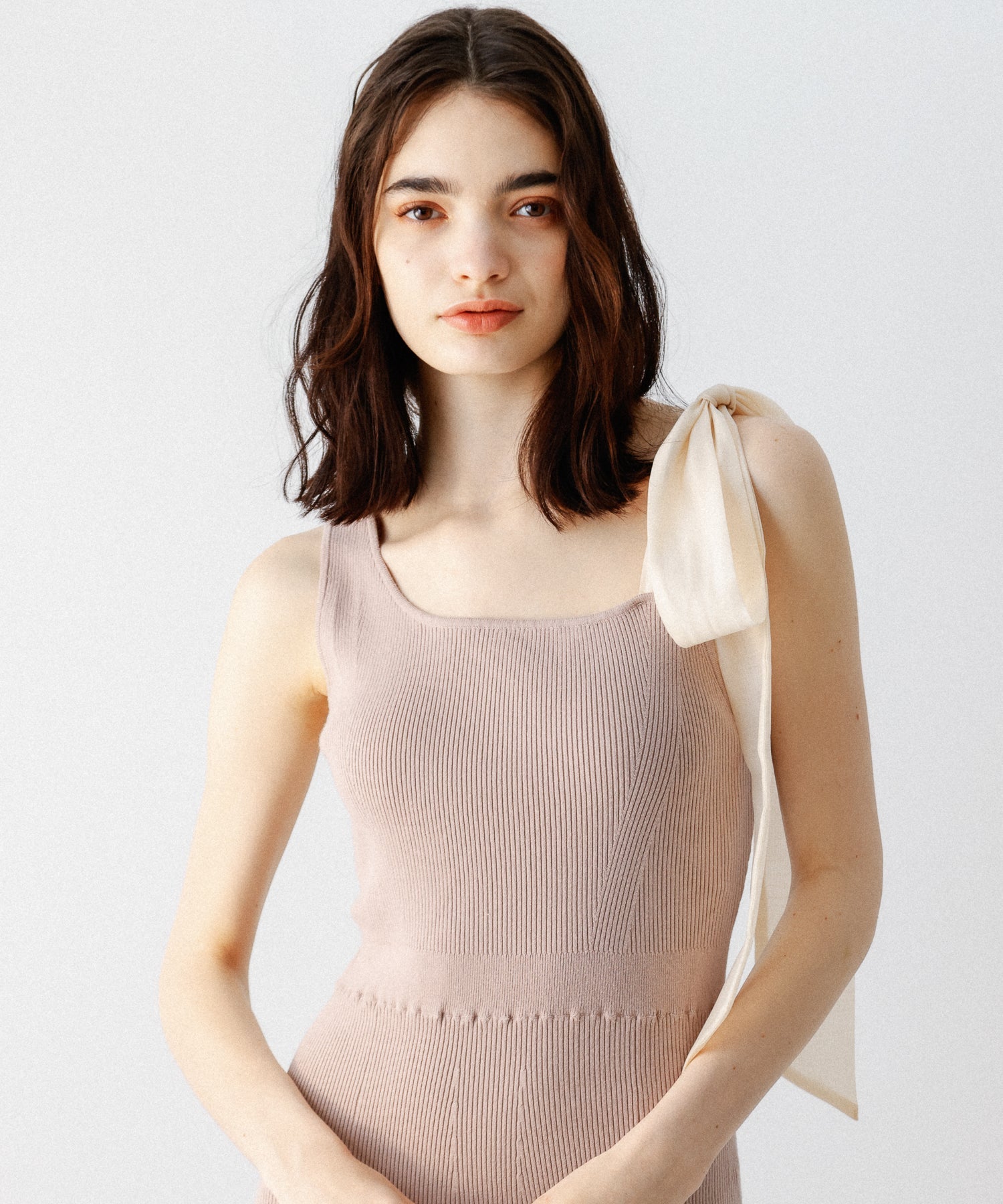 肩部絲帶針織連身裙