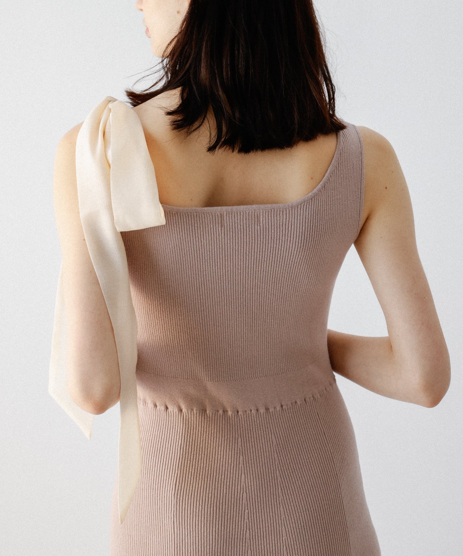 肩部絲帶針織連身裙